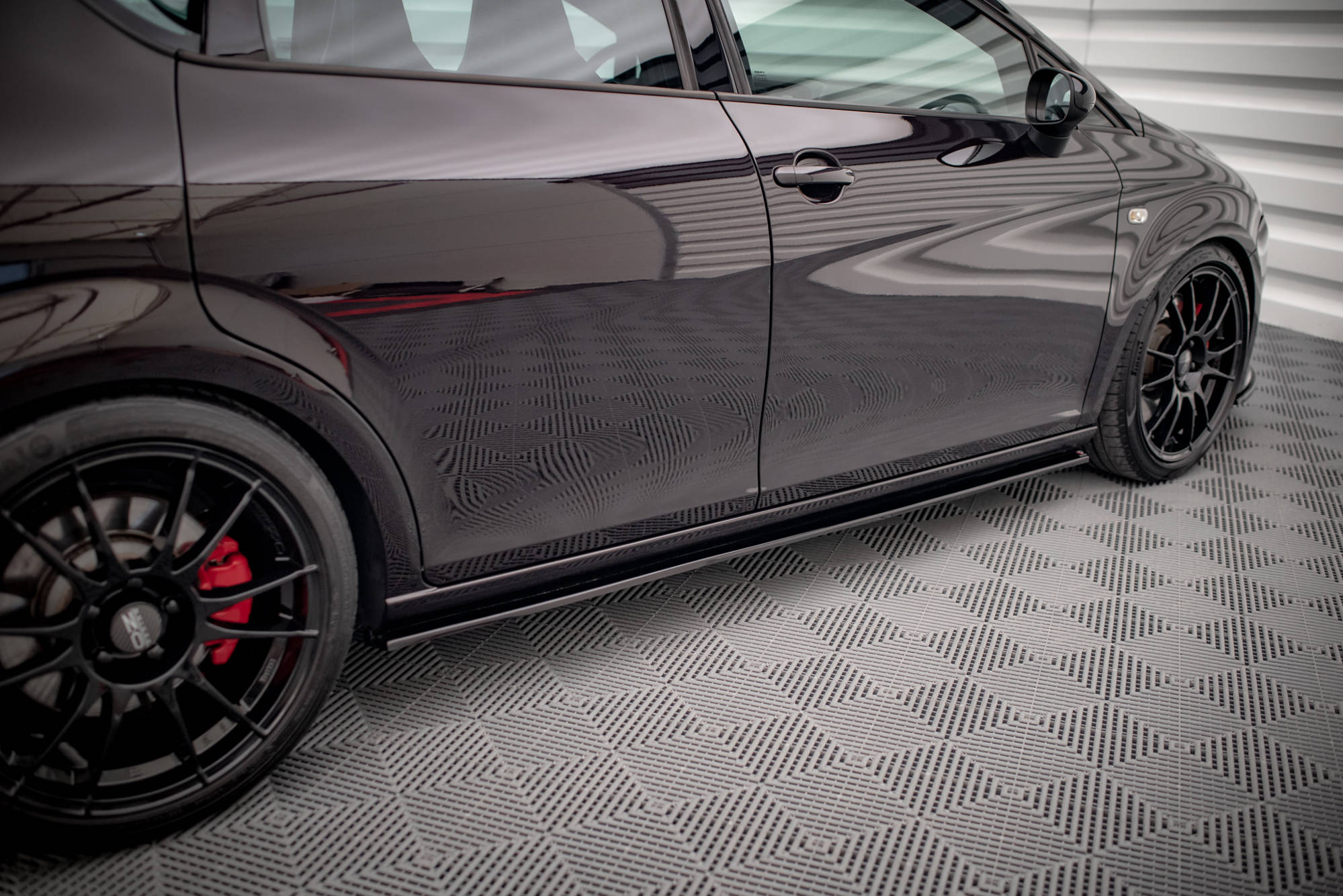Maxton Design Street+ Seitenschweller Leisten passend für SEAT LEON MK2 CUPRA / FR schwarz Hochglanz