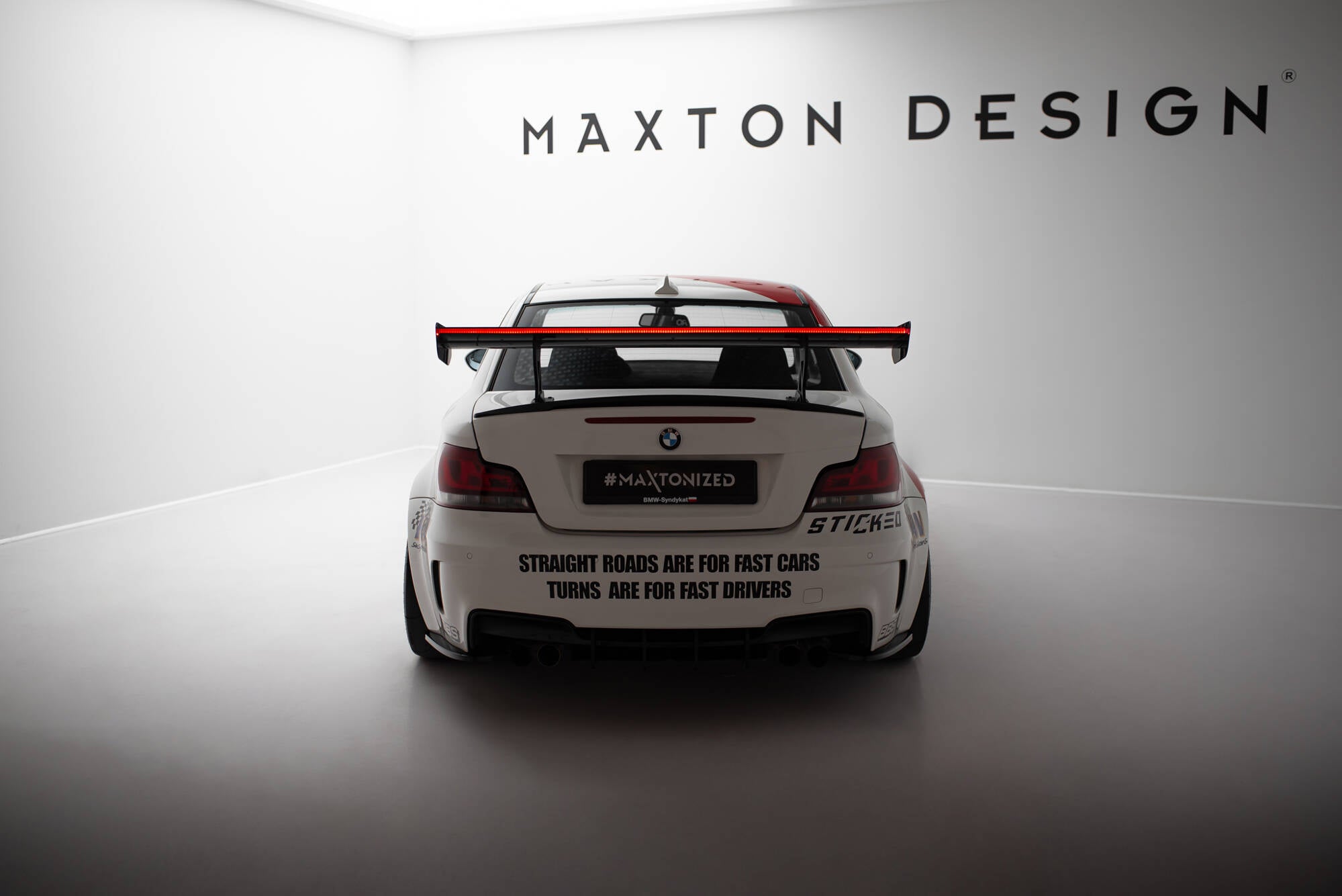 Maxton Design Carbon Spoiler With Internal Brackets Uprights V.1 + LED BMW 1er M E82 für BMW M1 E82