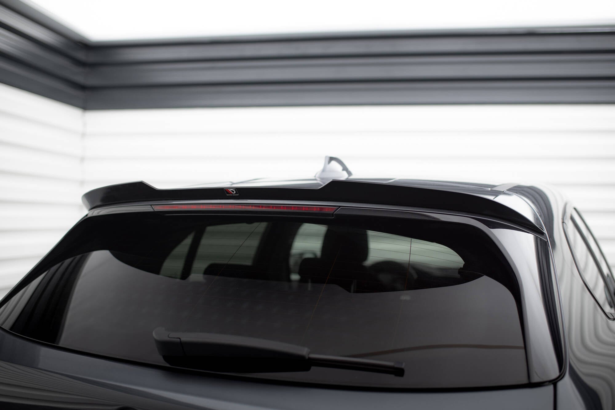 Maxton Design Spoiler CAP V.2 passend für BMW 1er M-Paket F70 schwarz Hochglanz