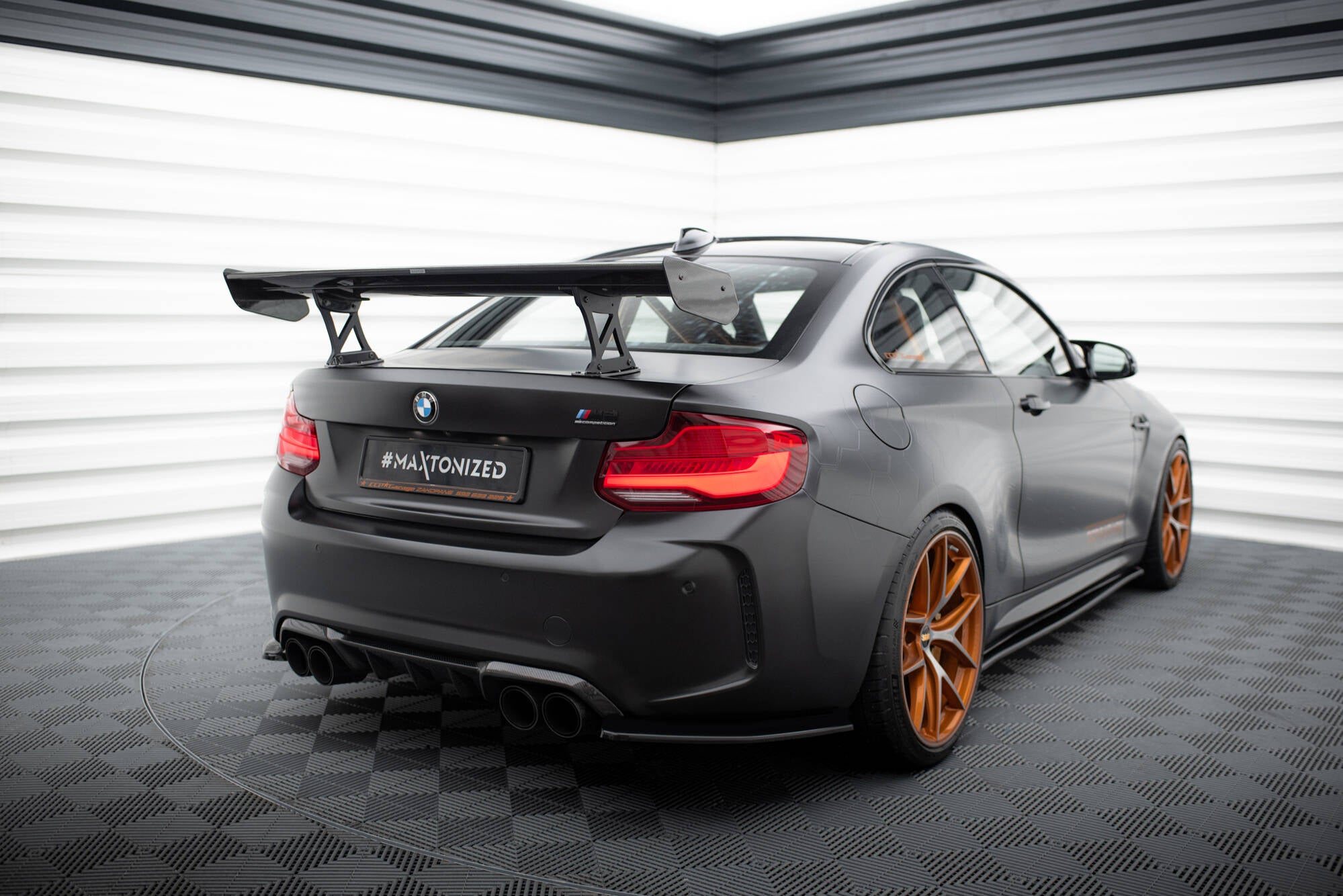 Maxton Design Carbon Spoiler With Internal Brackets Uprights BMW M2 F87 / 2 / 2 M-Paket F22 für BMW M2 F87