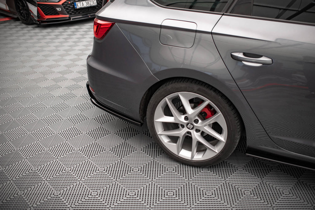 Maxton Design Heck Ansatz Flaps Diffusor V.2 passend für Seat Leon FR Sportstourer Mk3 schwarz Hochglanz
