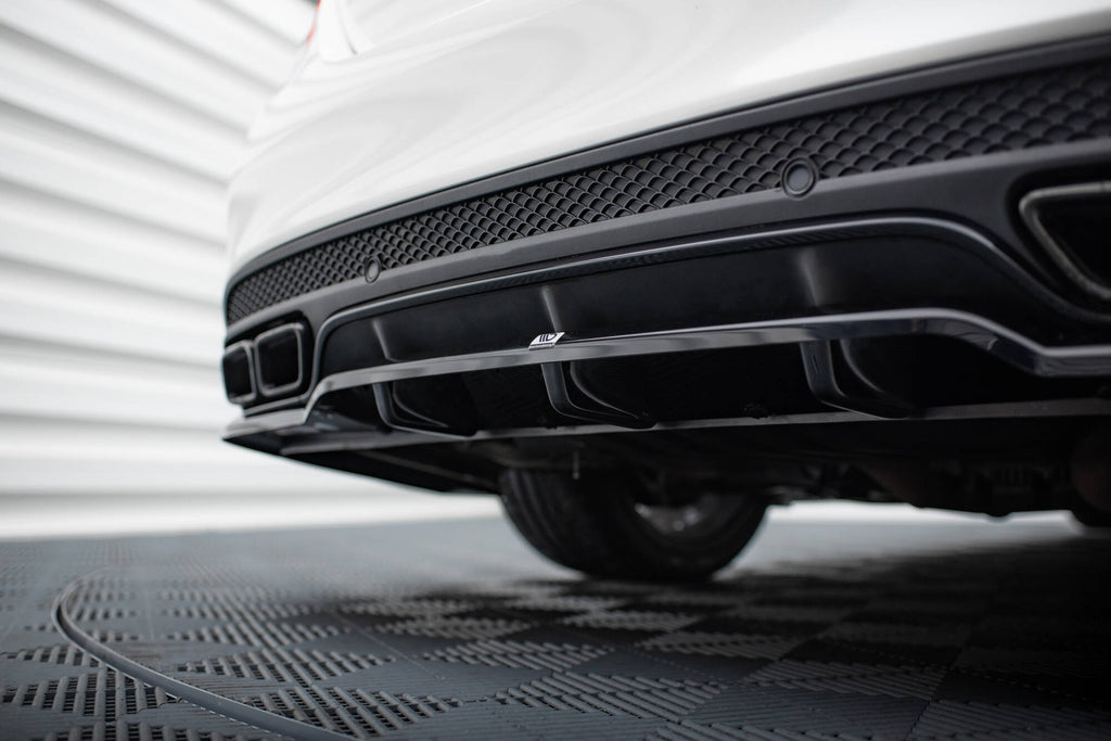 Maxton Design Street+ Mittlerer Diffusor RACE passend für Mercedes-AMG C63 Limousine / Kombi W205 / S205 schwarz Hochglanz