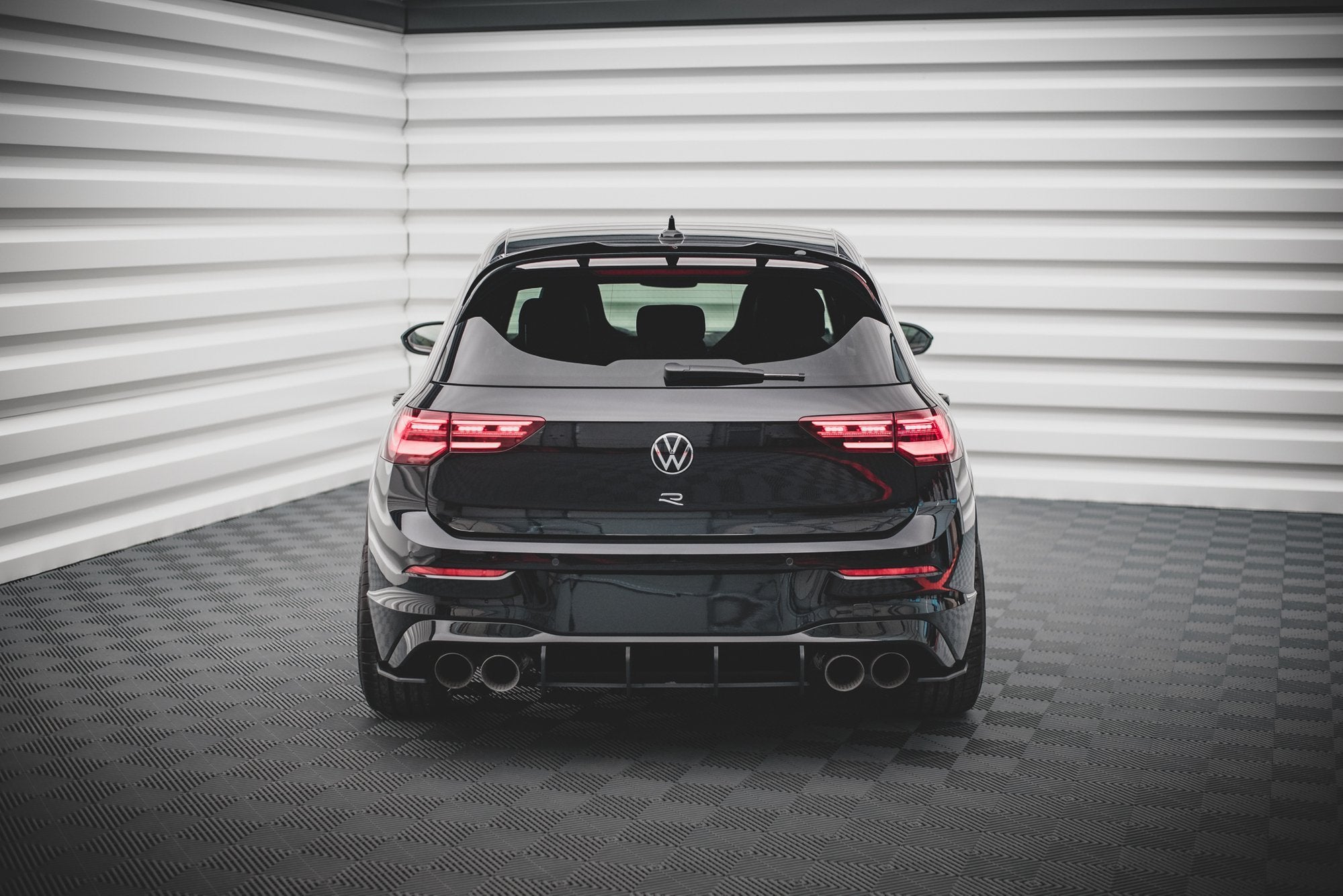 Maxton Design Street Pro Heckschürze passend für VW Golf R Mk8