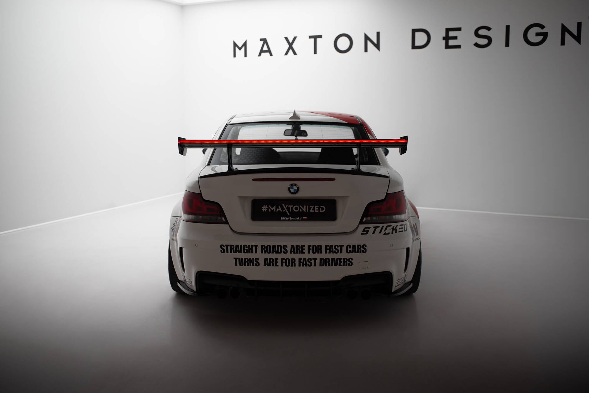 Maxton Design Carbon Spoiler With Internal Brackets Uprights V.2 + LED BMW 1er M E82 für BMW M1 E82
