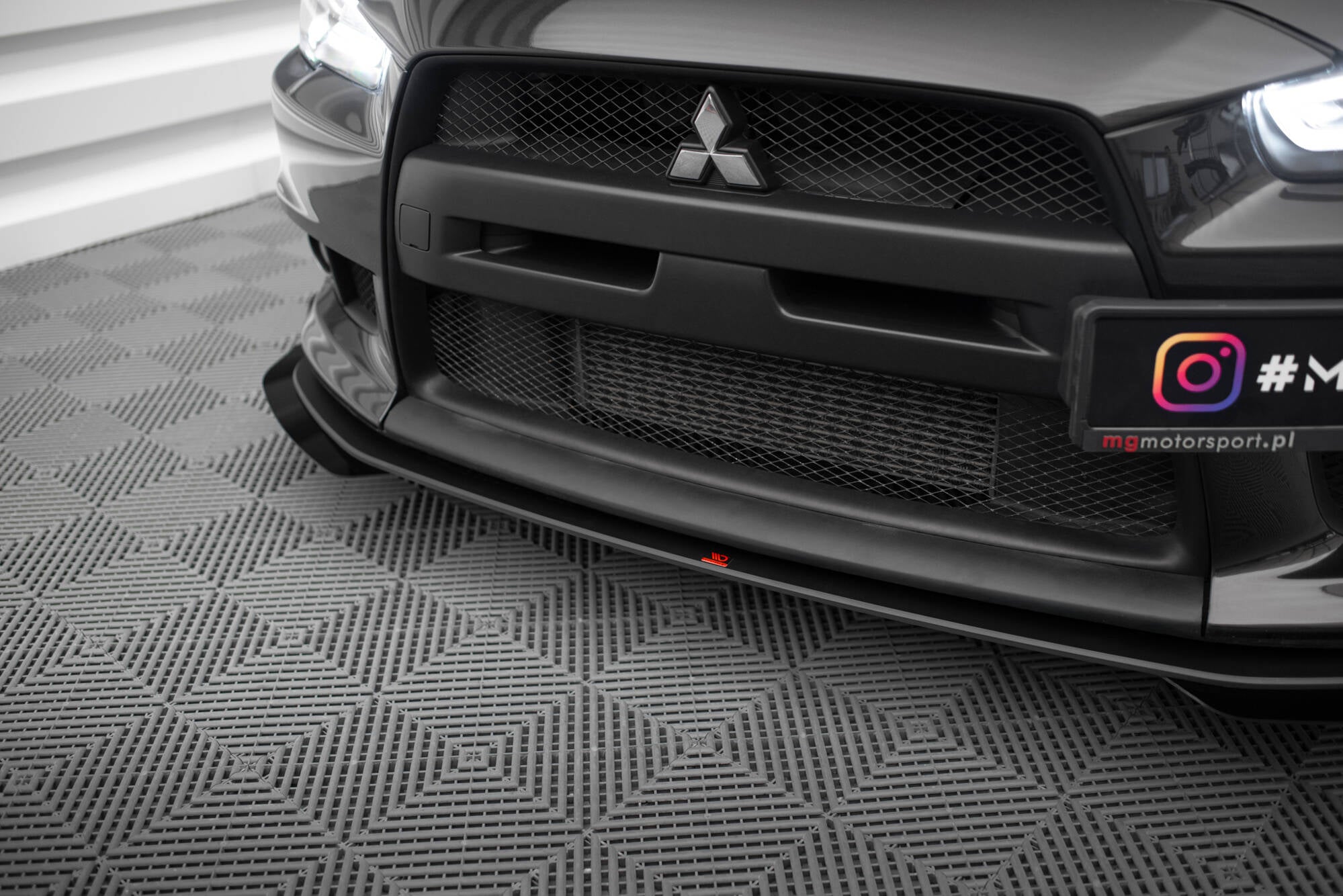 Maxton Design Street Pro Street+ Spoilerlippe Front Ansatz + Flaps passend für Mitsubishi Lancer EVO X schwarz Hochglanz