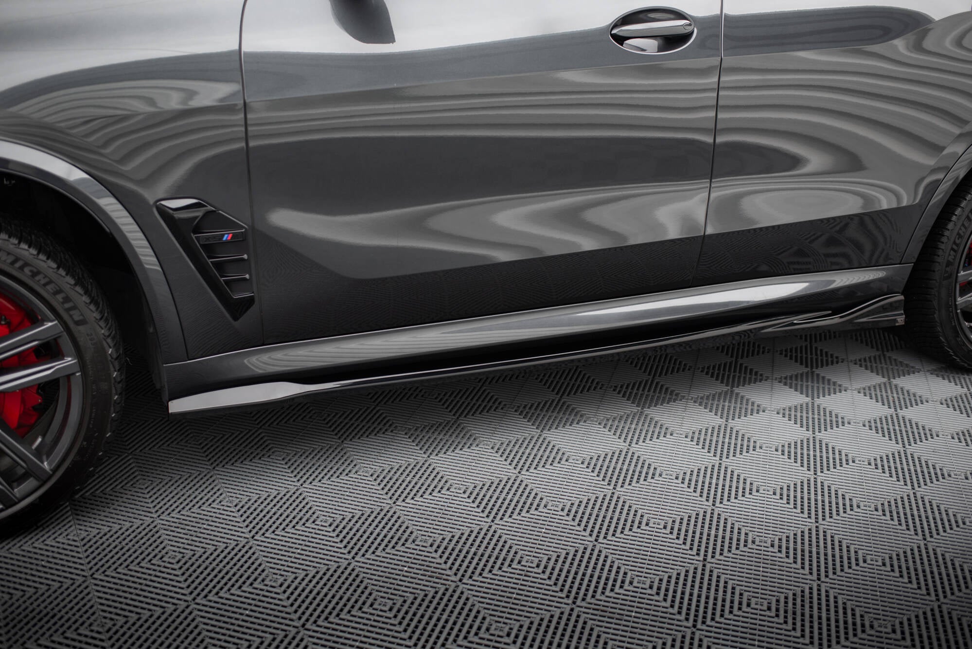Maxton Design Street+ Seitenschweller Leisten passend für BMW X5 M F95 / F95 Facelift schwarz Hochglanz