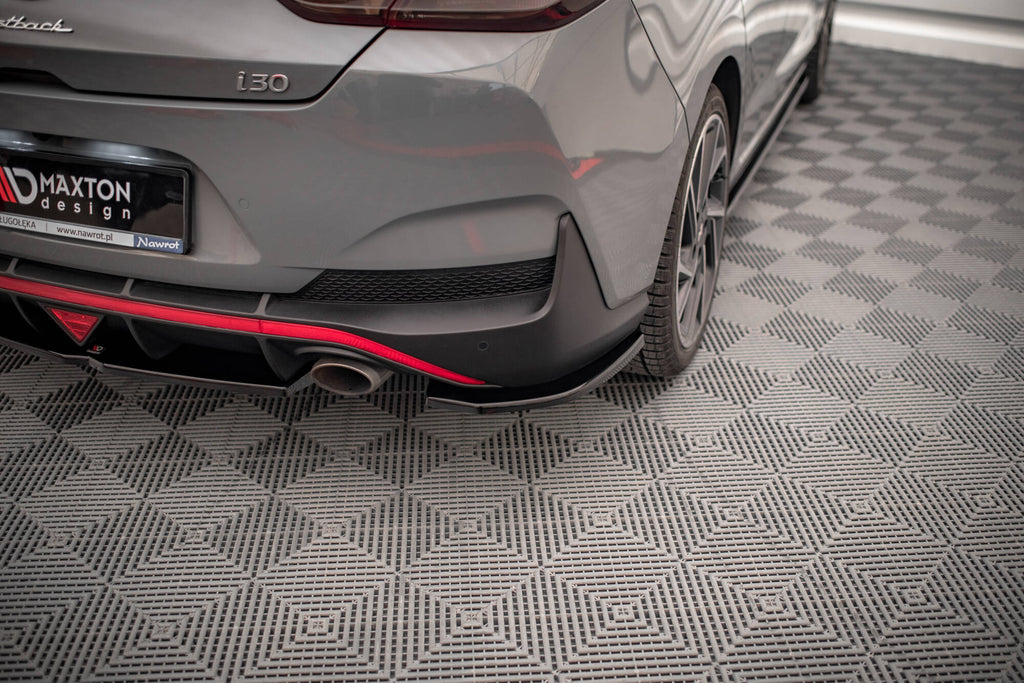 Maxton Design Heck Ansatz Flaps Diffusor passend für Hyundai I30 Fastback N-Line Mk3 Facelift schwarz Hochglanz