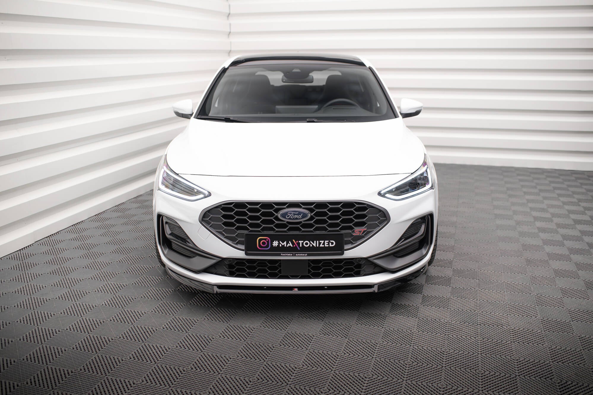Maxton Design Street+ Spoilerlippe Front Ansatz V.2 passend für Ford Focus ST / ST-Line Mk4 Facelift schwarz Hochglanz