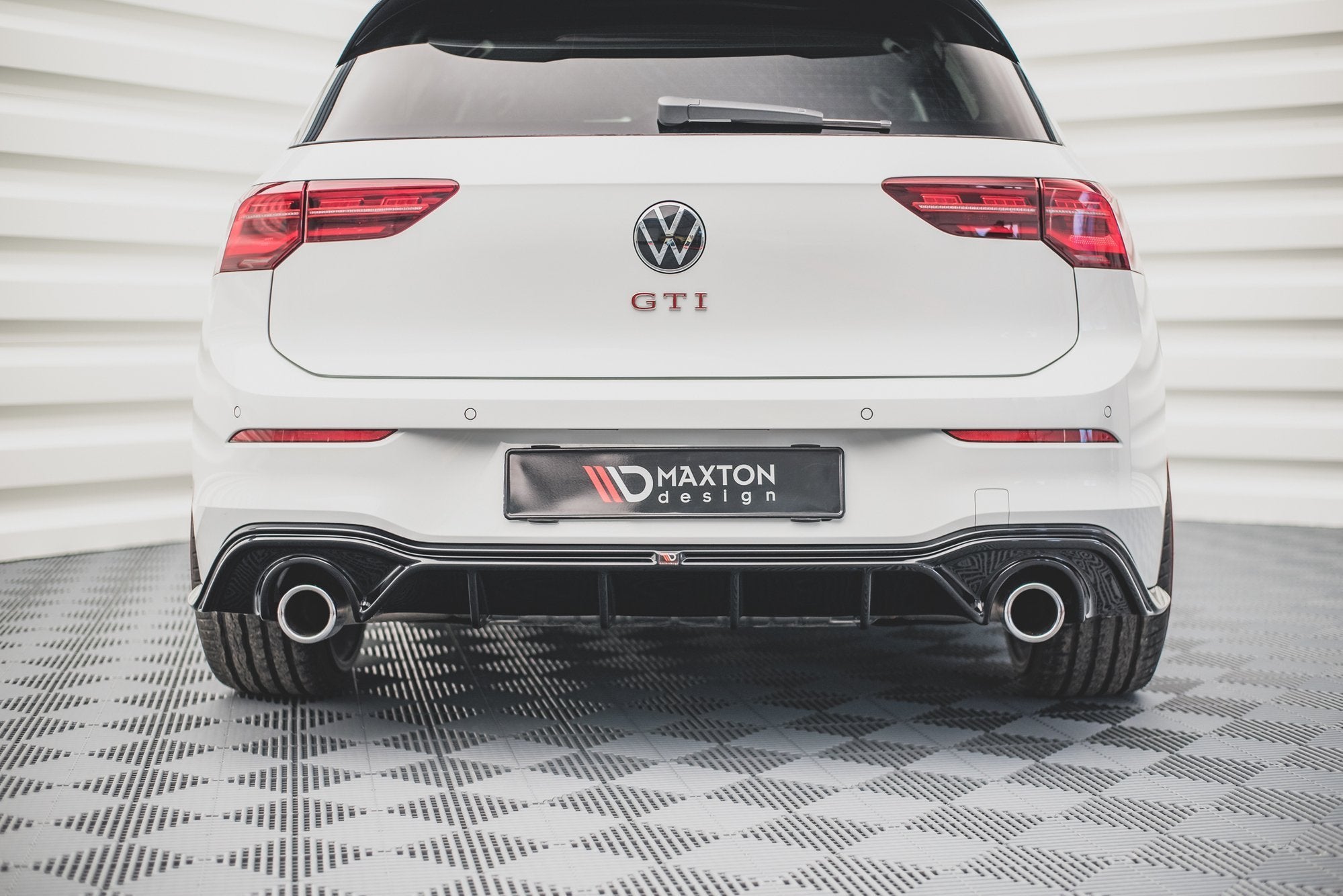 Maxton Design Diffusor Heck Ansatz V.2 passend für VW Golf GTI Mk8 schwarz Hochglanz