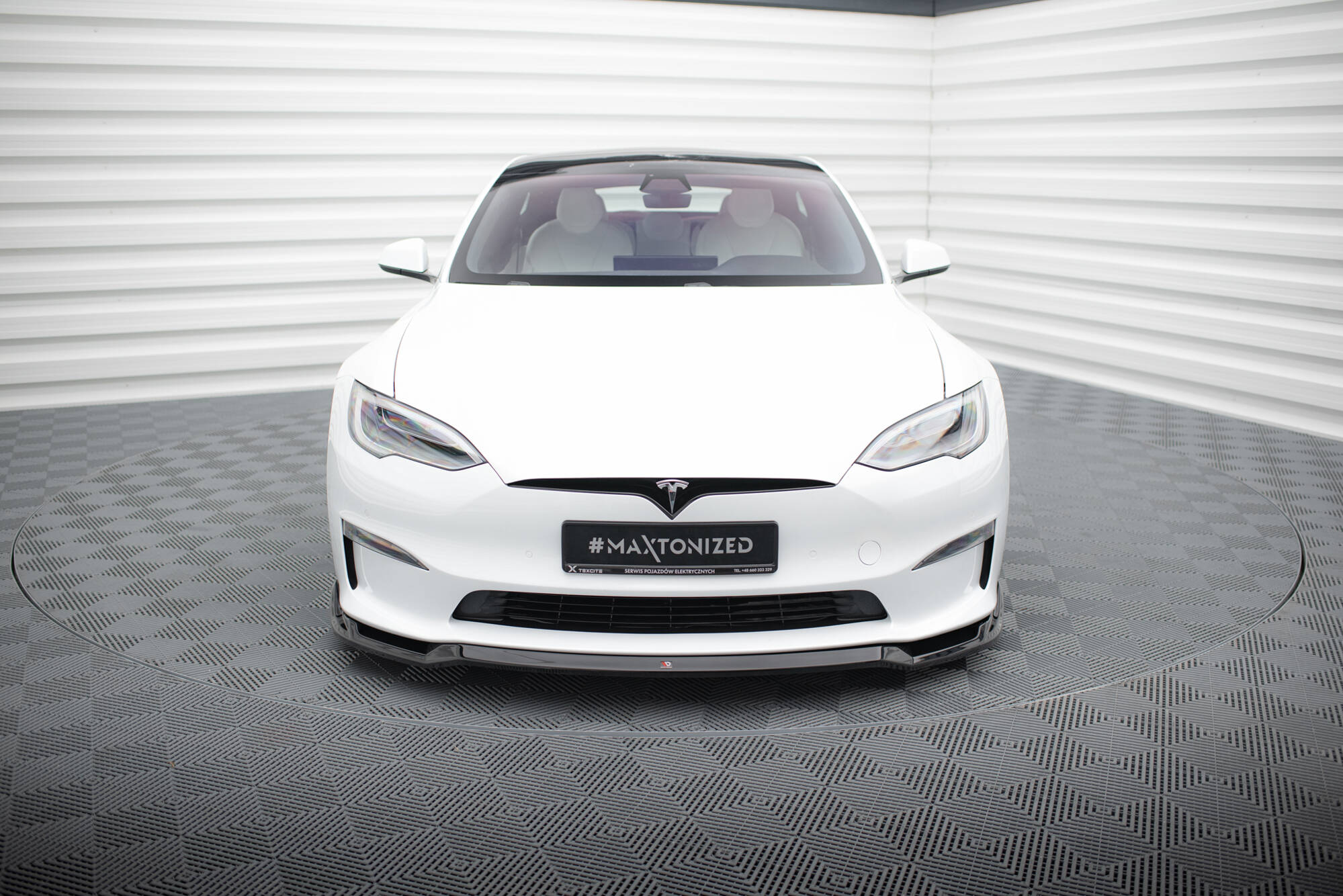 Maxton Design Street+ Spoilerlippe Front Ansatz V.2 passend für Tesla Model S Plaid Mk1 Facelift schwarz Hochglanz
