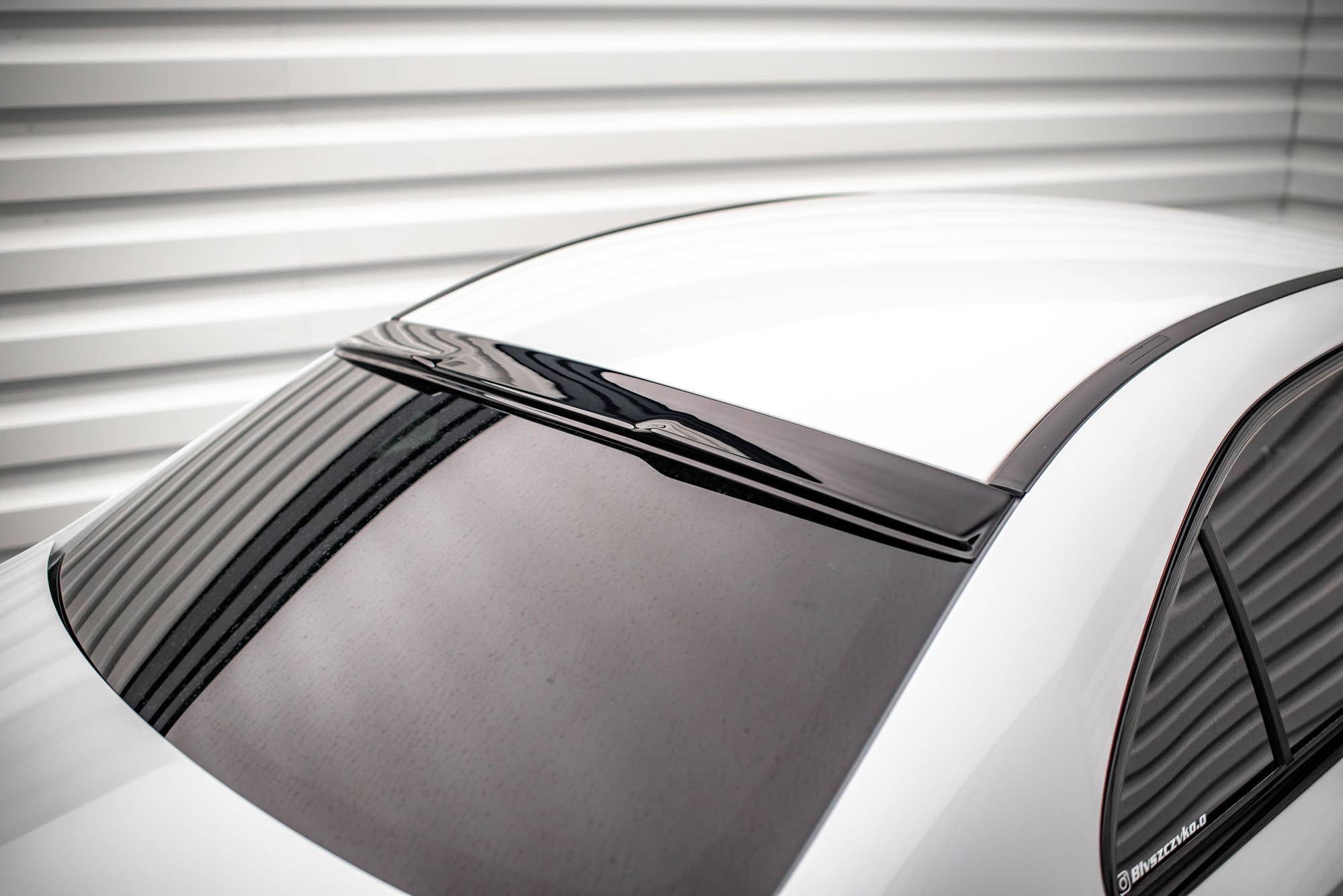 Maxton Design Heckscheiben Spoiler passend für Mercedes A AMG-Line / A35 Limousine V177 schwarz Hochglanz