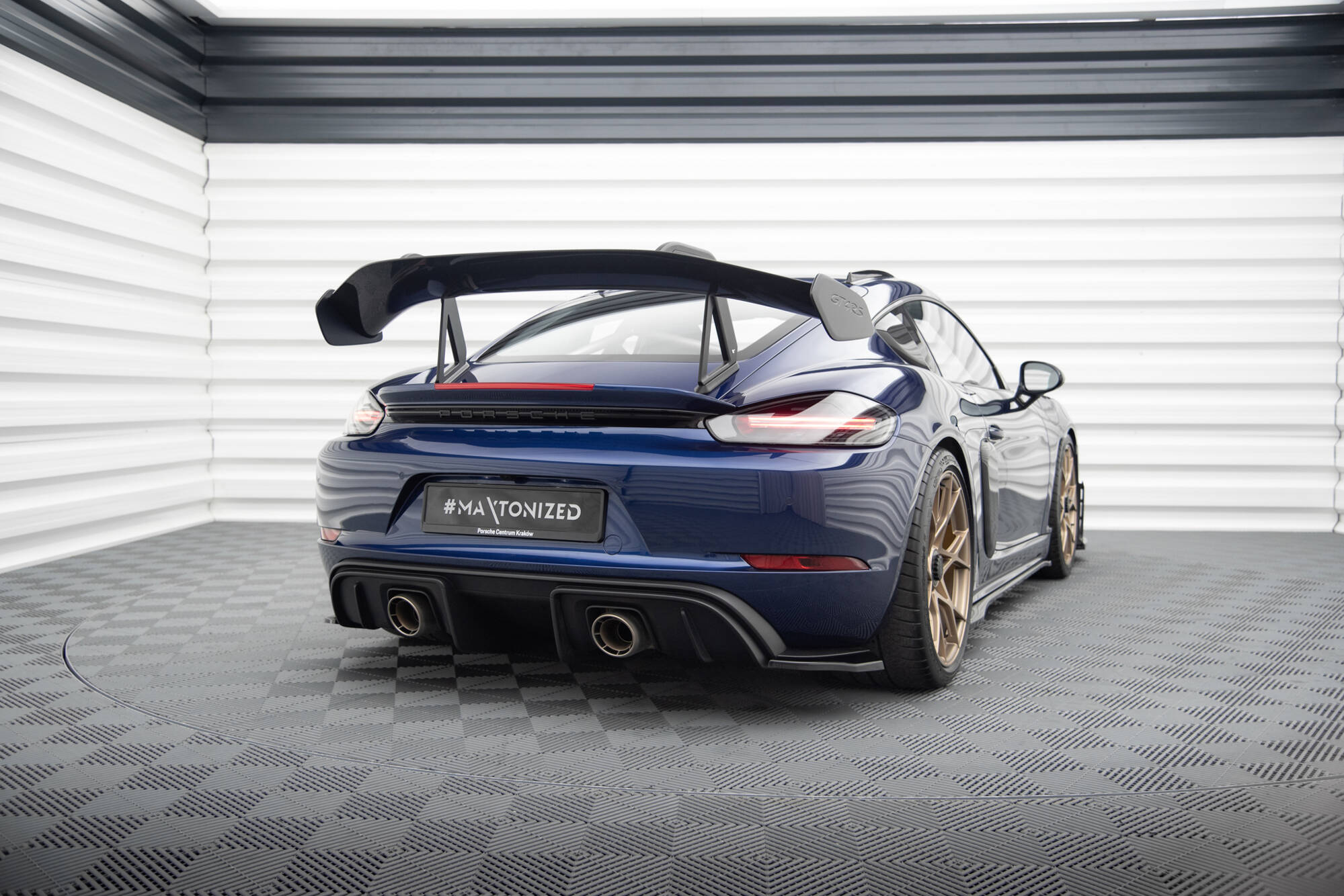 Maxton Design Heck Ansatz Flaps Diffusor passend für Porsche 718 Cayman GT4 RS 982c schwarz Hochglanz