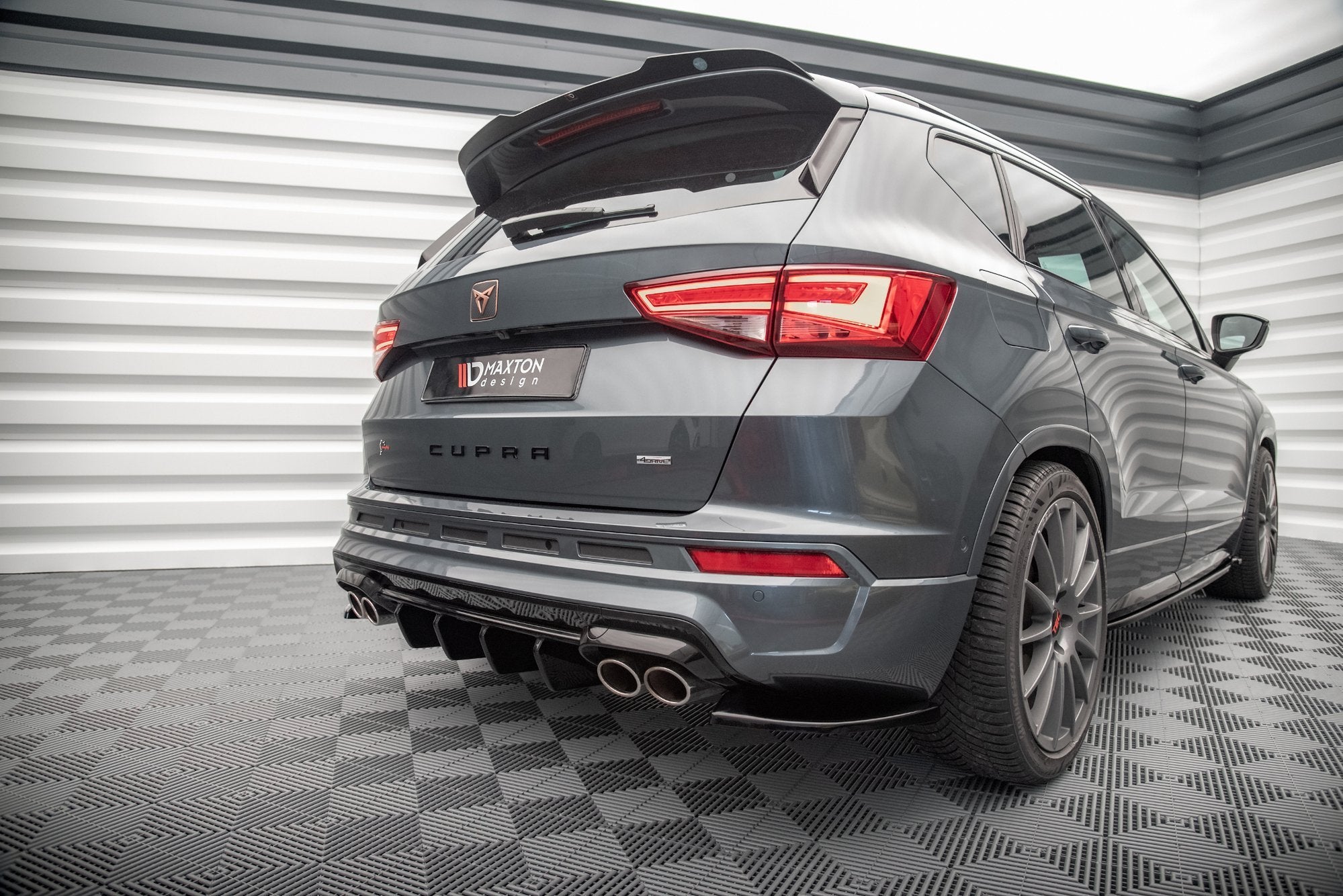 Maxton Design Heck Ansatz Flaps Diffusor passend für Cupra Ateca Mk1 / Mk1 Facelift schwarz Hochglanz
