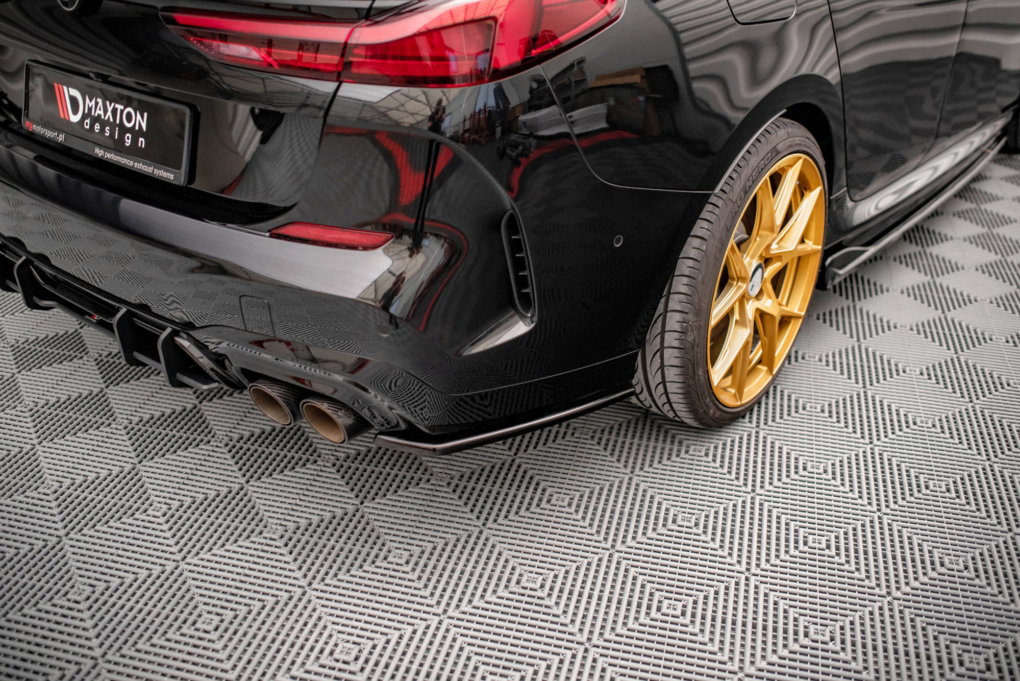 Maxton Design Heck Ansatz Flaps Diffusor passend für BMW M235i Gran Coupe F44 schwarz Hochglanz