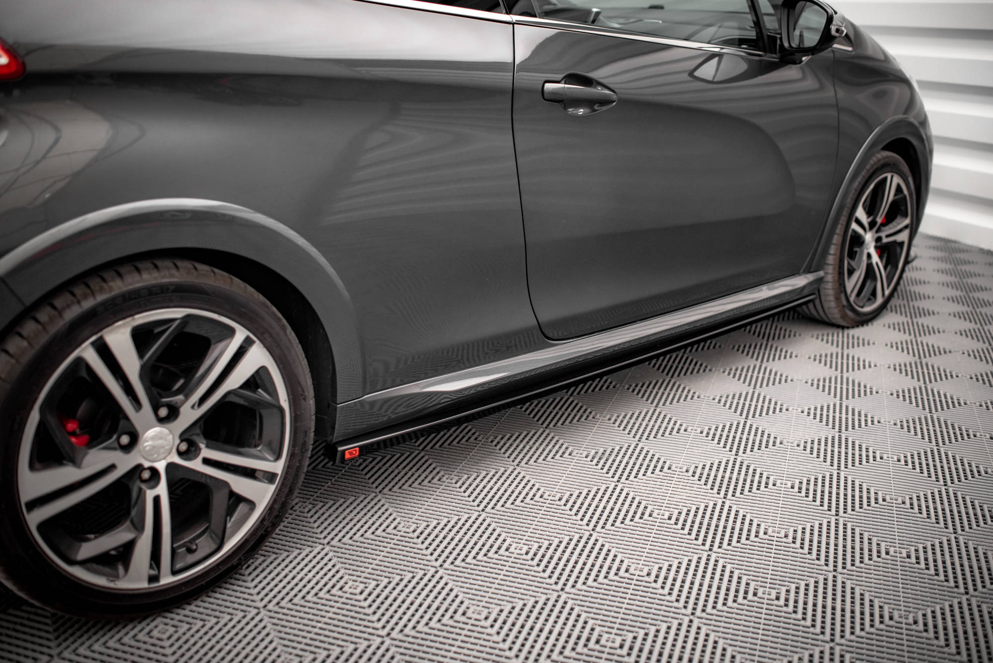 Maxton Design Street+ Seitenschweller Leisten passend für Peugeot 208 GTi Mk1 schwarz Hochglanz