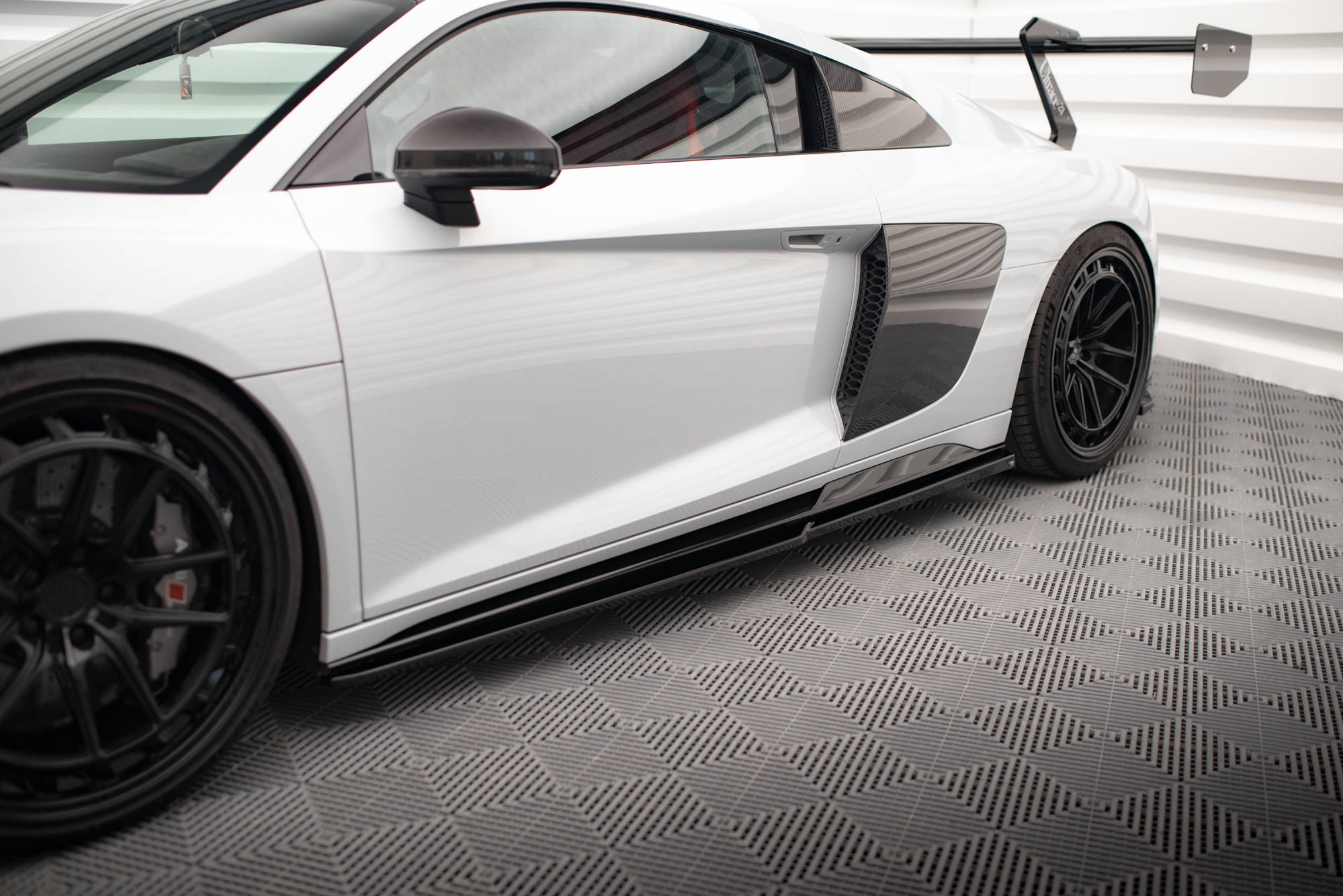 Maxton Design Street+ Seitenschweller Leisten V.2 passend für Audi R8 Mk2 Facelift schwarz Hochglanz