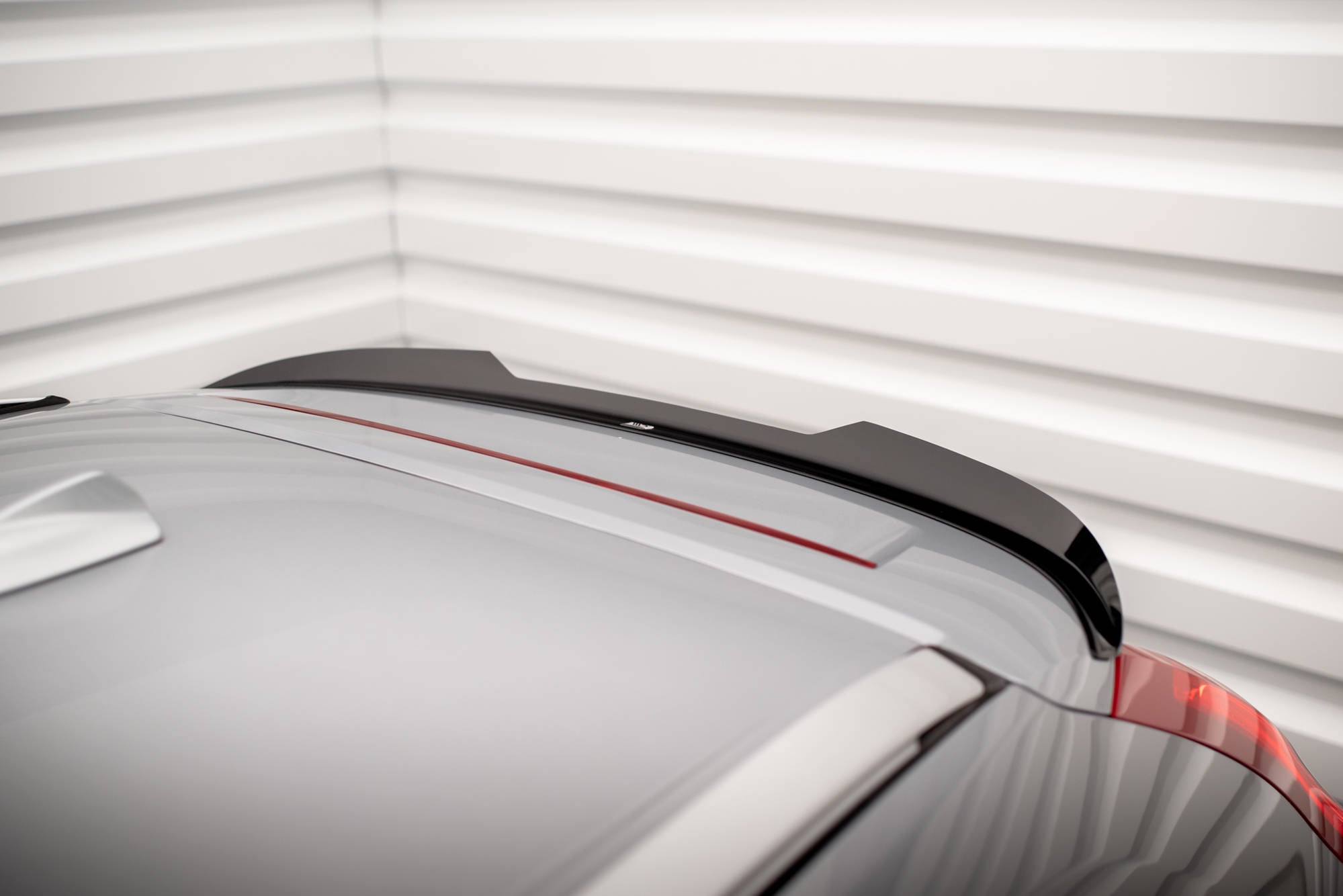 Maxton Design Spoiler CAP passend für Volvo XC60 Mk1 Facelift schwarz Hochglanz