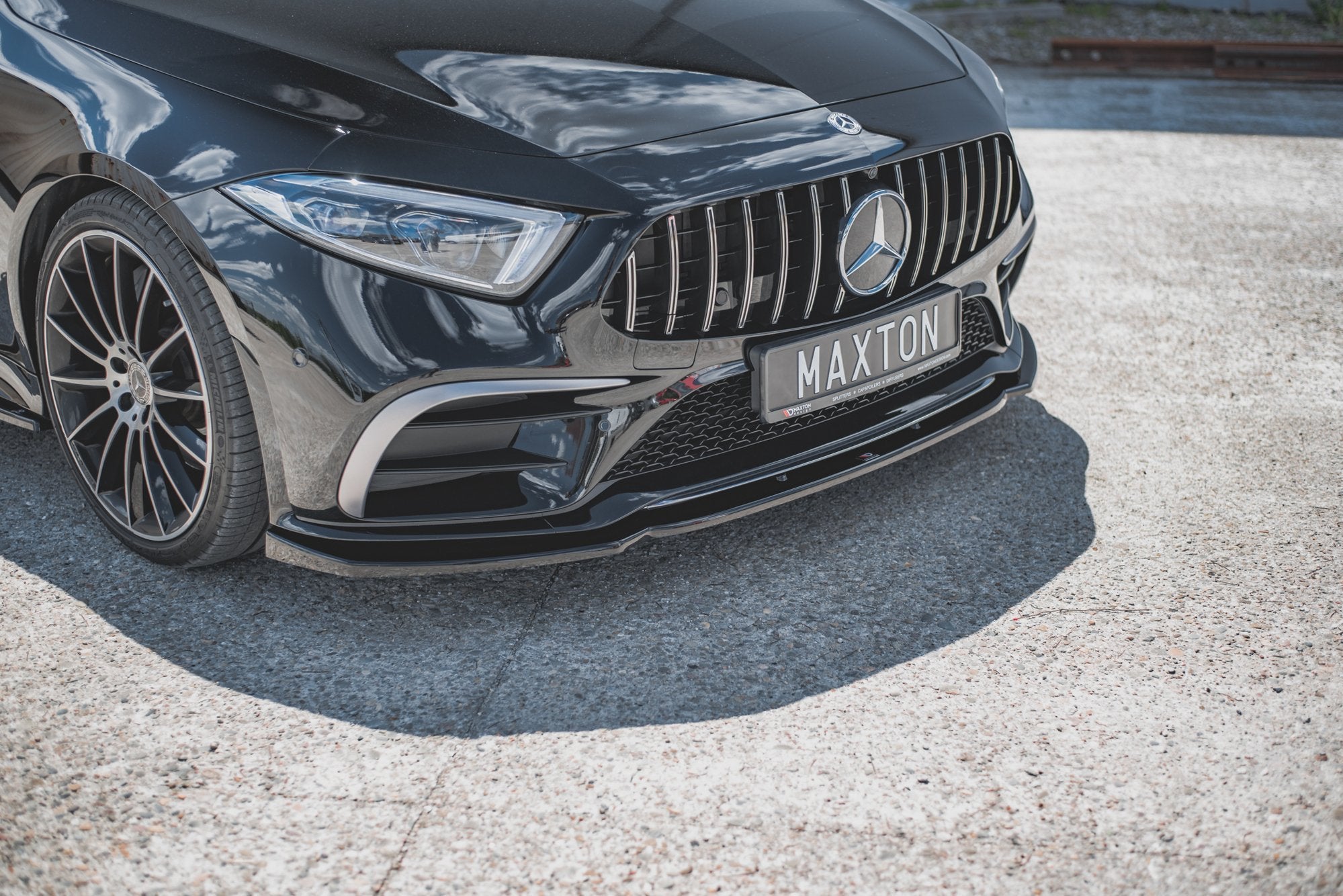 Maxton Design Street+ Spoilerlippe Front Ansatz V.2 passend für Mercedes-AMG CLS 53 C257 schwarz Hochglanz