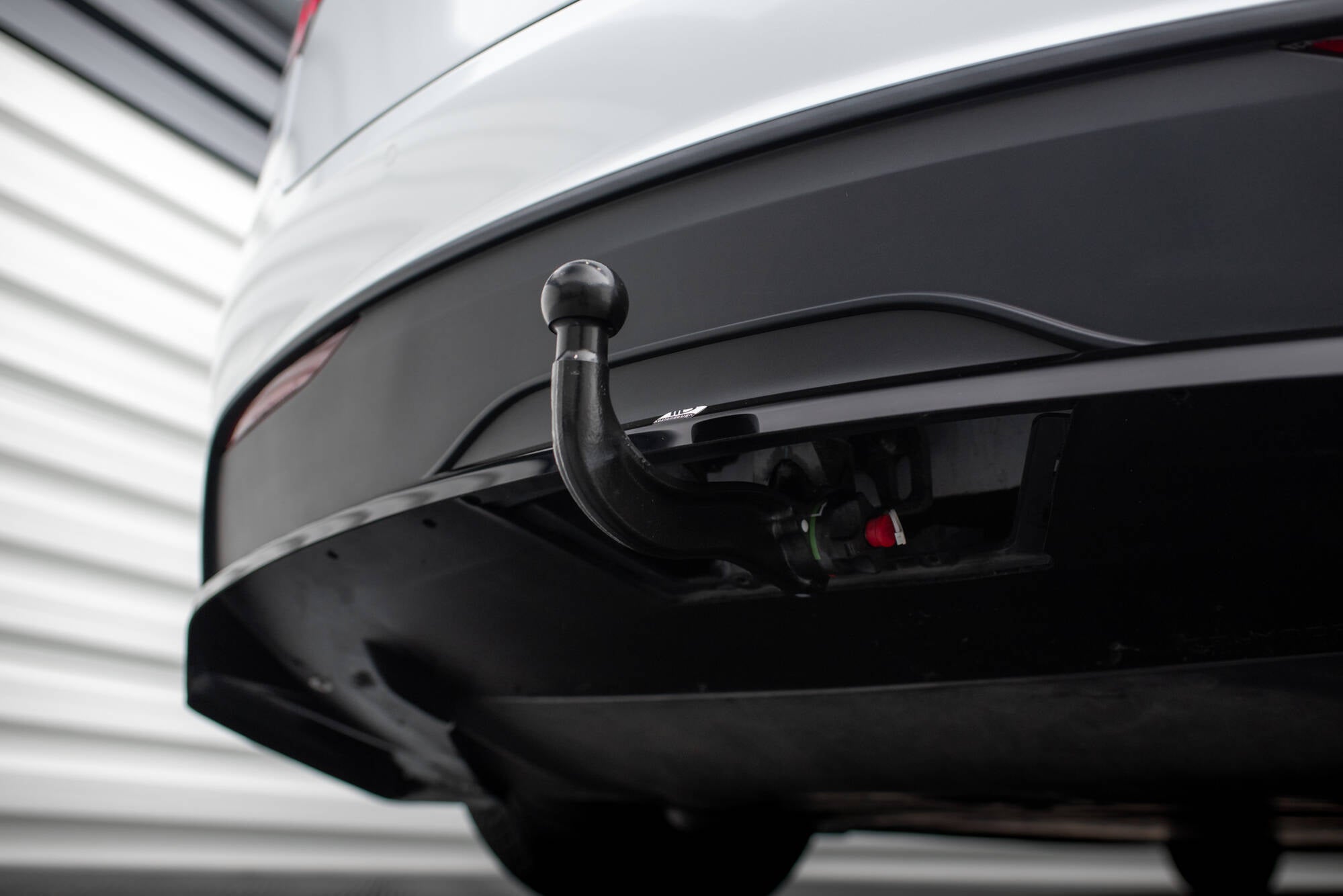 Maxton Design Street+ Mittlerer Diffusor RACE passend für Tesla Model X Mk1 Facelift schwarz Hochglanz