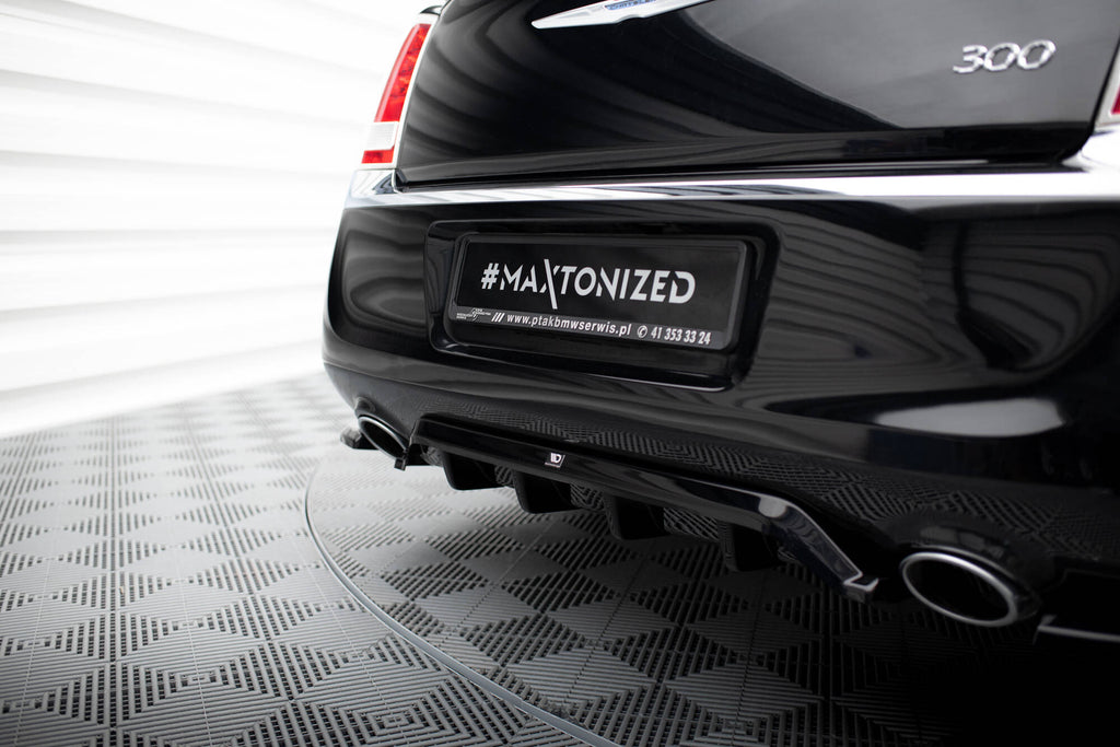 Maxton Design Street+ Mittlerer Diffusor RACE passend für Chrysler 300 Mk2 schwarz Hochglanz