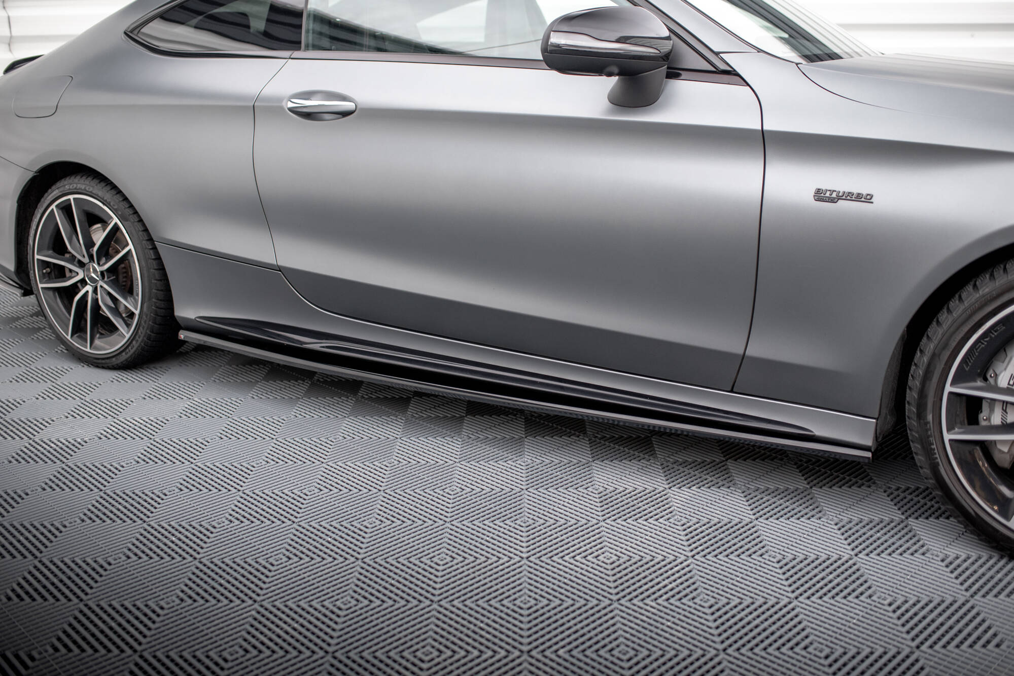 Maxton Design Street+ Seitenschweller Leisten passend für Mercedes-AMG C43 Coupe / Cabrio C205 Facelift / A205 Facelift schwarz Hochglanz