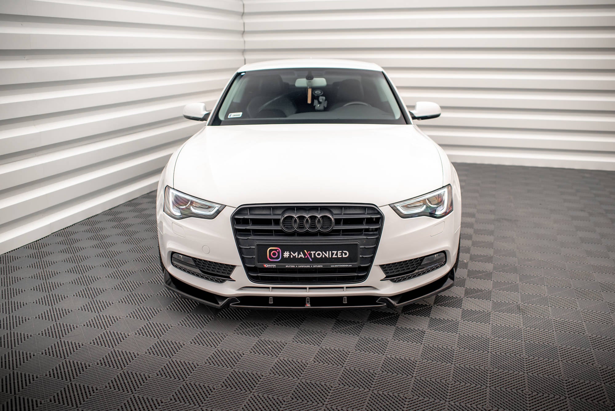 Maxton Design Street+ Spoilerlippe Front Ansatz V.1 passend für Audi A5 Coupe / Sportback 8T Facelift schwarz Hochglanz