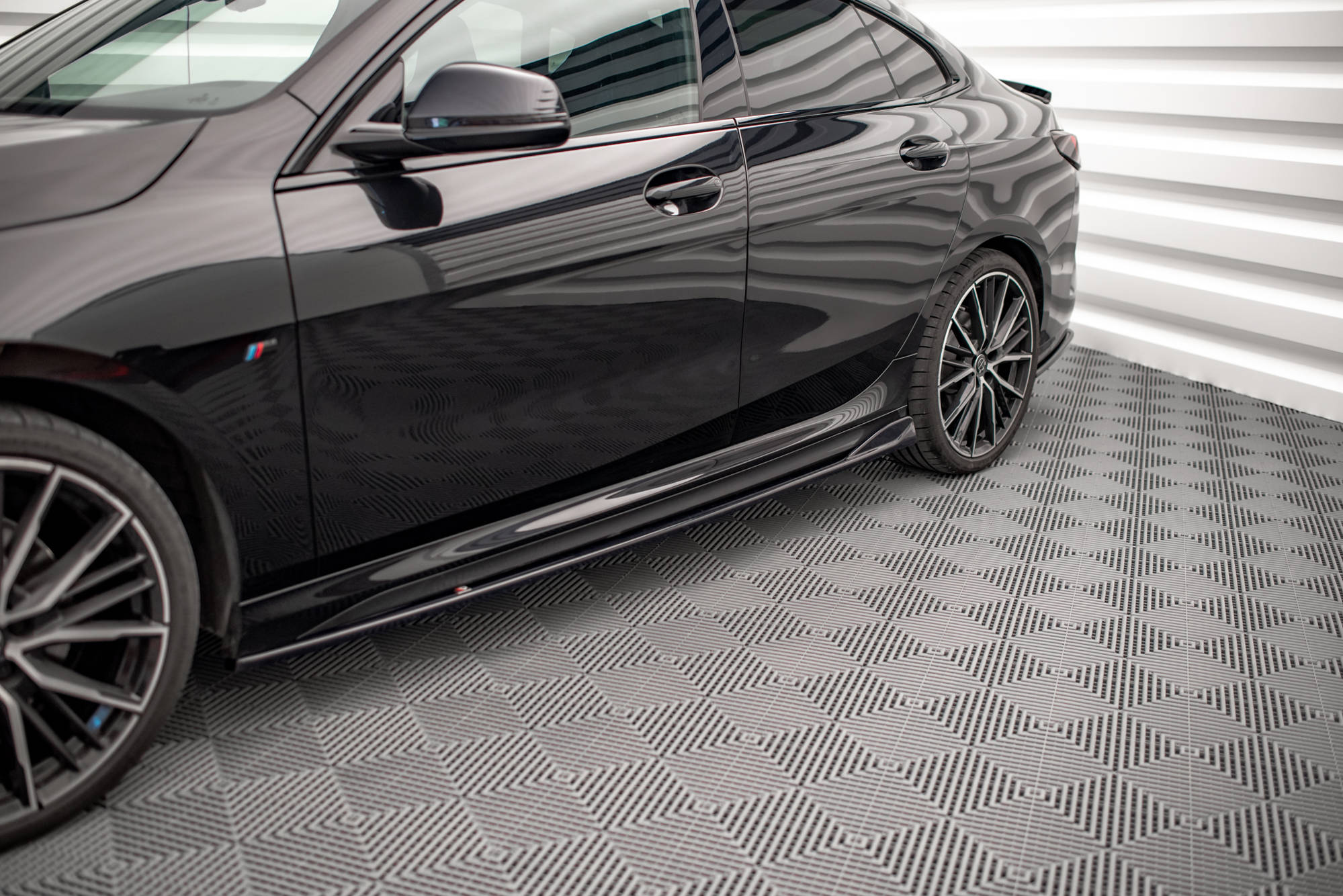 Maxton Design Street+ Seitenschweller Leisten V.2 passend für BMW 2 Gran Coupe M-Paket / M235i F44 schwarz Hochglanz