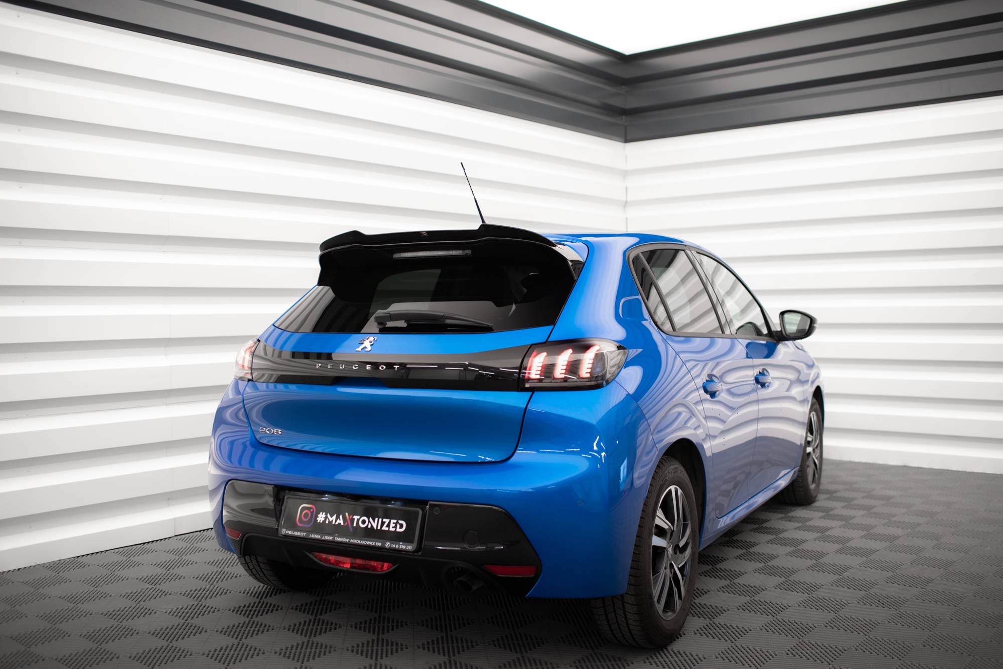 Maxton Design Spoiler CAP V.1 passend für Peugeot 208 Mk2 schwarz Hochglanz