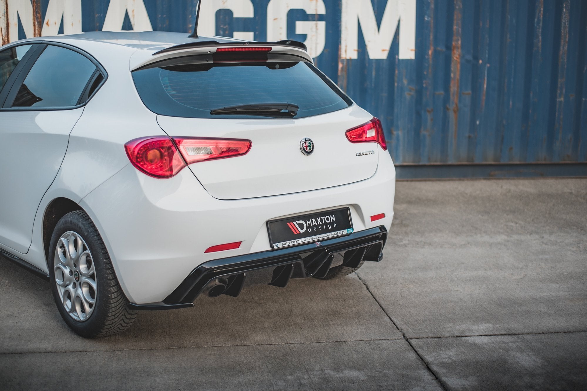Maxton Design Spoiler CAP V.2 passend für Alfa Romeo Giulietta schwarz Hochglanz