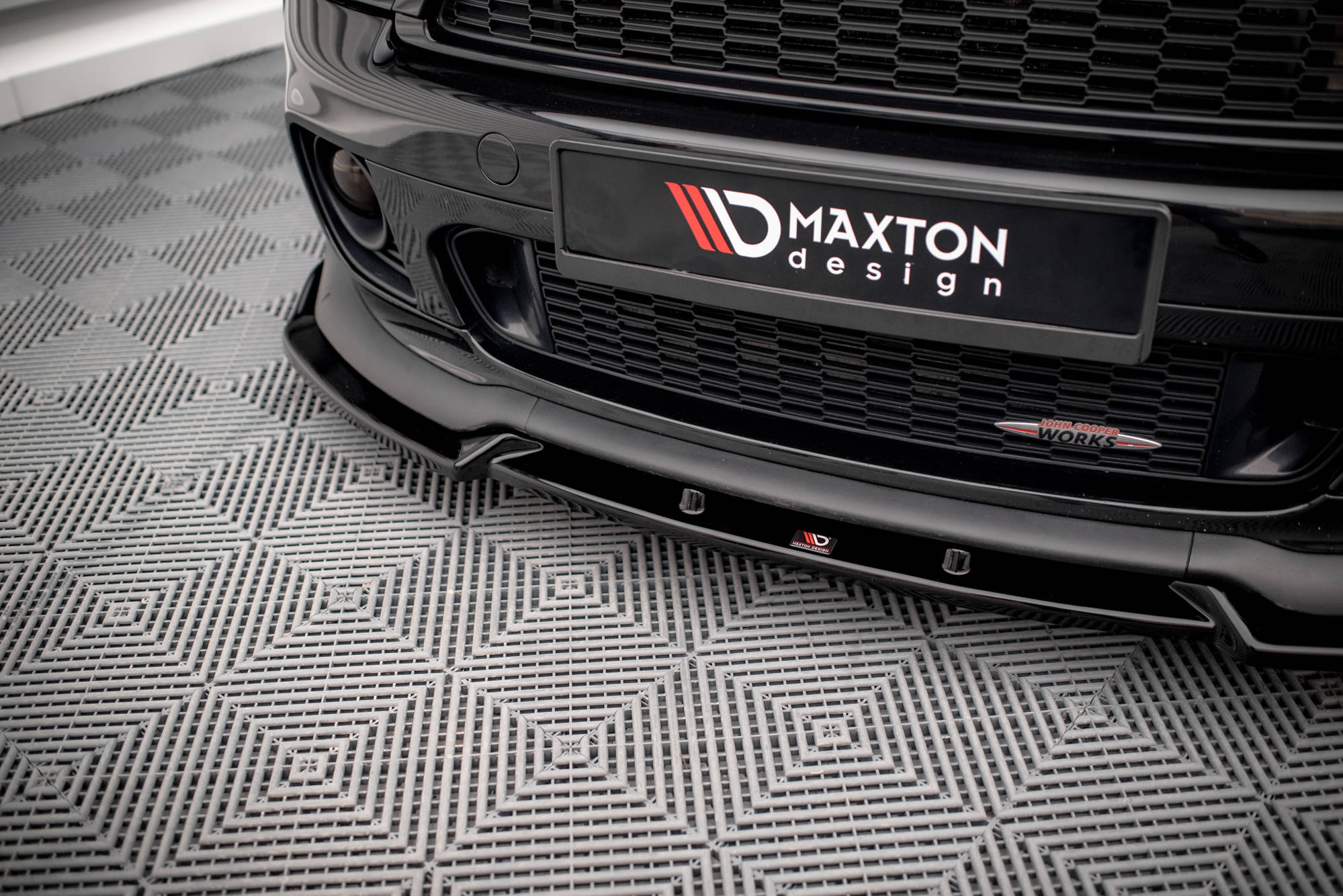 Maxton Design Street+ Spoilerlippe Front Ansatz V.3 passend für Mini Cooper John Cooper Works R56 schwarz Hochglanz