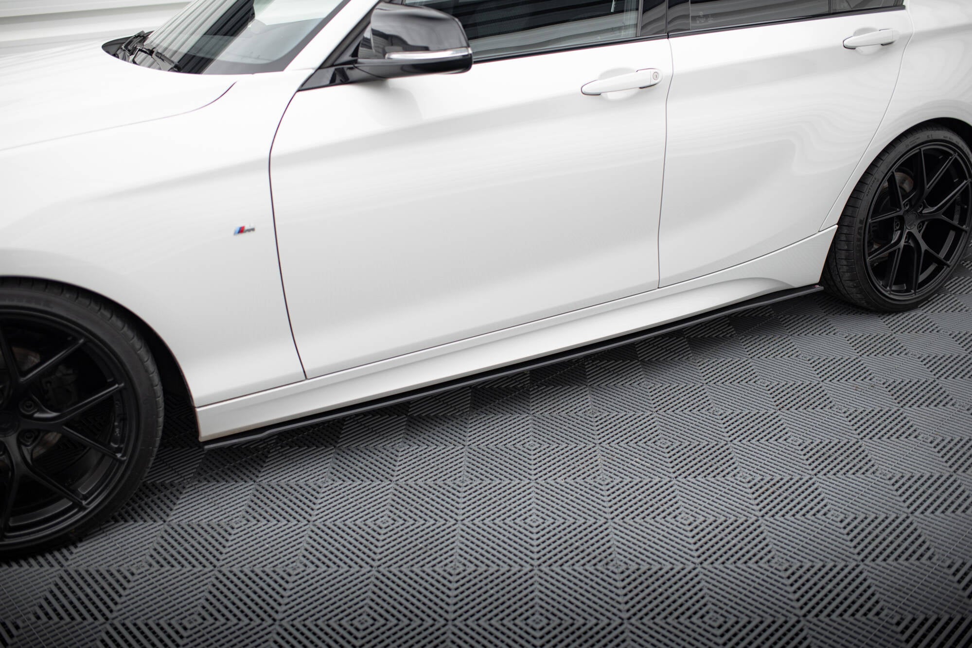 Maxton Design Street Pro Street+ Seitenschweller Leisten V.2 passend für BMW 1er F20 M135i / M140i / M-Paket