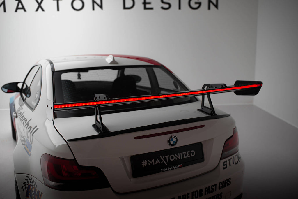 Maxton Design Carbon Spoiler With Upper Swan Mounting + LED BMW 1er M E82 für BMW M1 E82