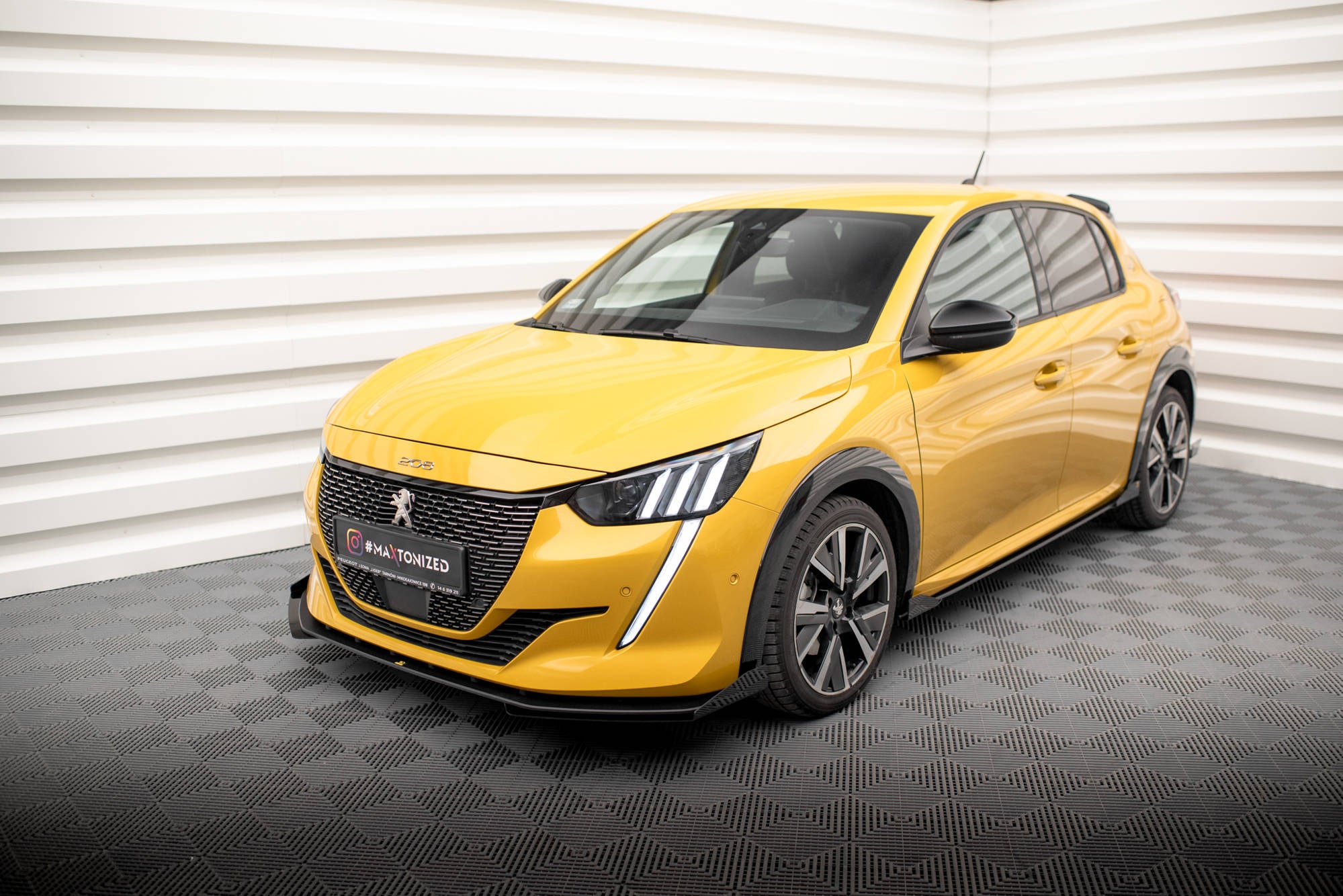 Maxton Design Front Stoßstange Flaps passend für Peugeot 208 GT Mk2 schwarz Hochglanz