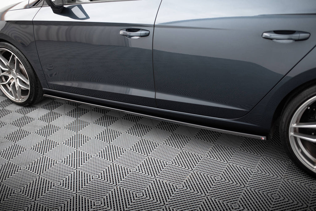 Maxton Design Street+ Seitenschweller Leisten V.2 passend für Seat Leon Mk3 Cupra/ FR Facelift schwarz Hochglanz