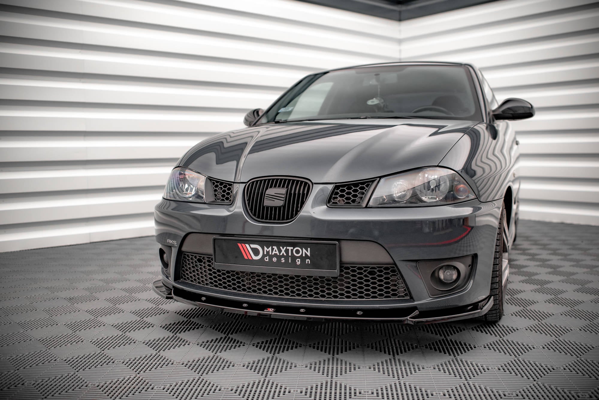 Maxton Design Street+ Spoilerlippe Front Ansatz V.2 passend für Seat Ibiza Cupra Mk3 schwarz Hochglanz