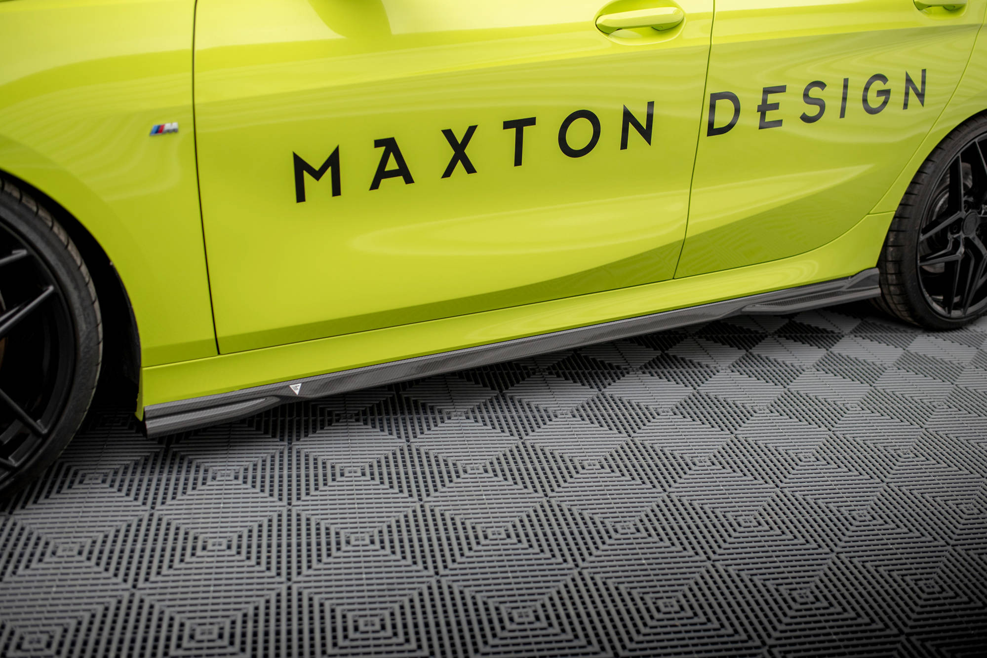 Maxton Design Carbon Fiber Seitenschweller Prepreg BMW 1er M-Paket/ M135i / 128ti F40 für BMW 1er F40