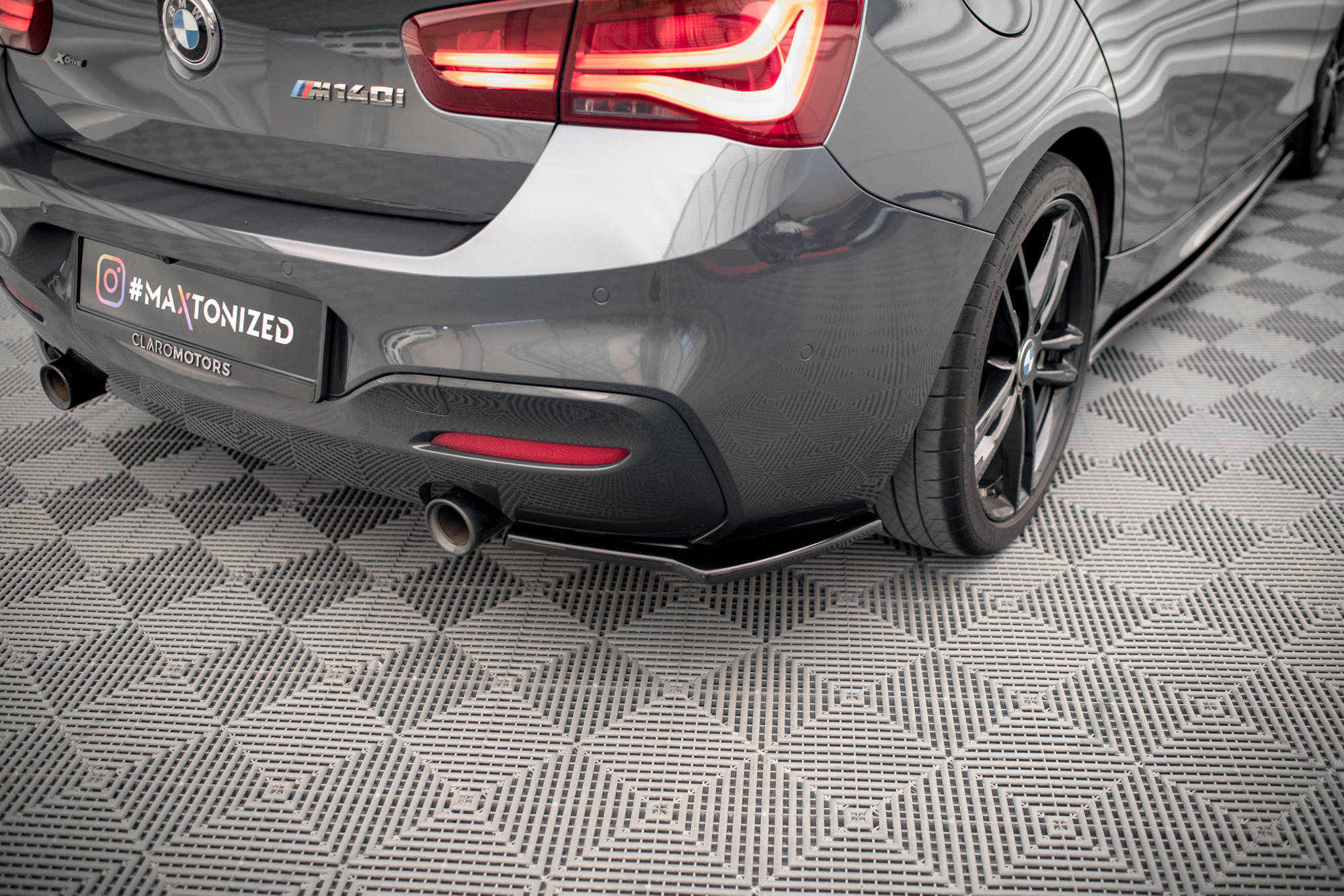 Maxton Design Heck Ansatz Flaps Diffusor V.2 passend für BMW 1er F20/F21 M-POWER FACELIFT schwarz Hochglanz