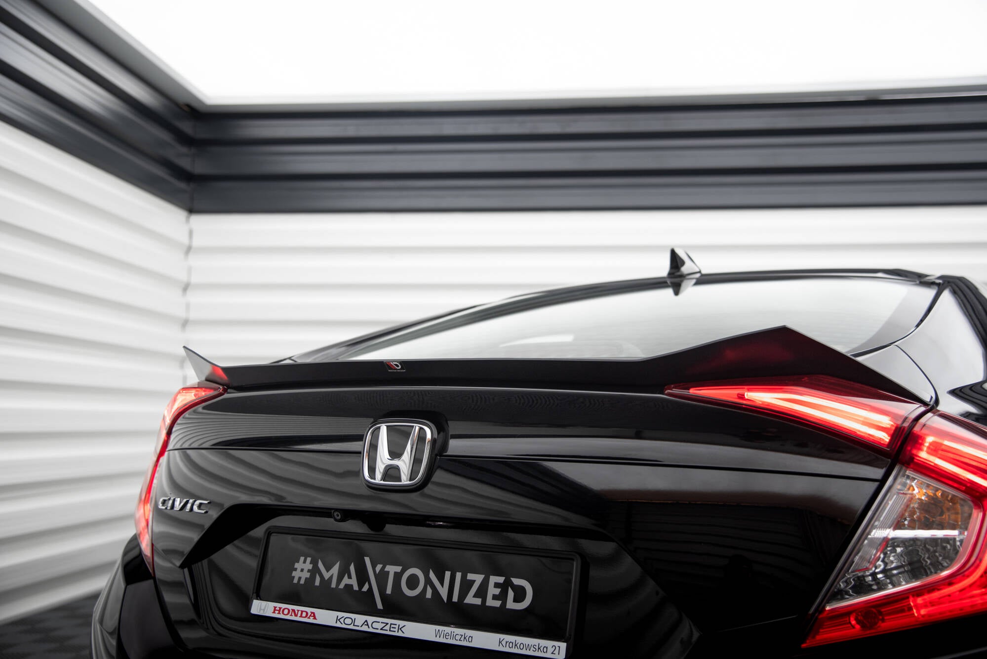 Maxton Design Spoiler CAP passend für Honda Civic Limousine Mk10 / Mk10 Facelift schwarz Hochglanz