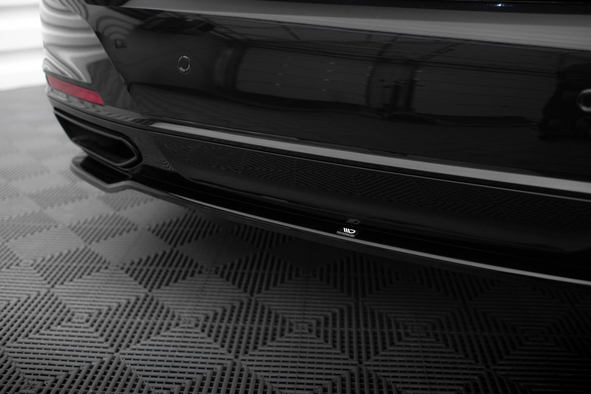 Maxton Design Heckansatz BMW 7 G11 / G12 Facelift schwarz Hochglanz für BMW 7er G11
