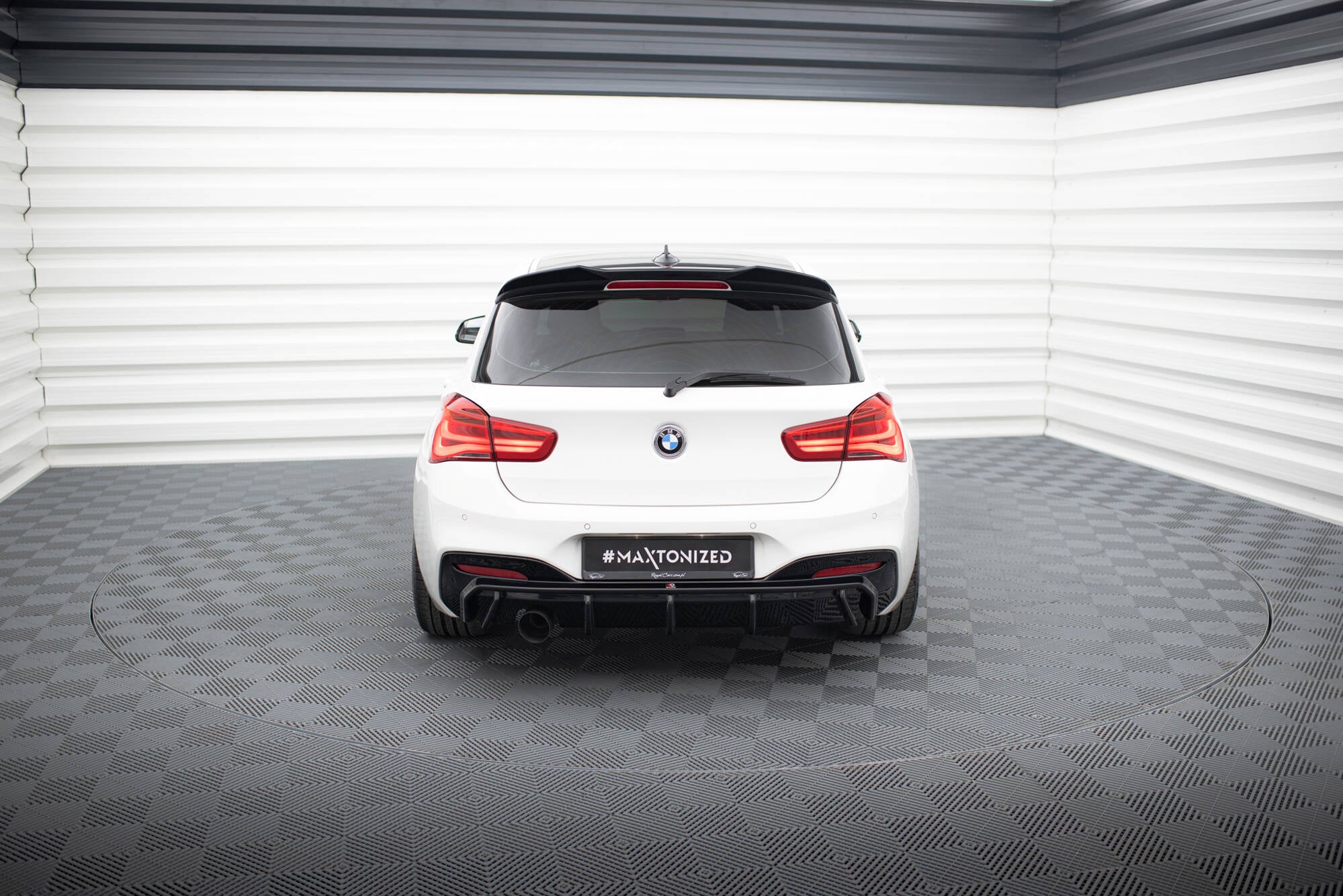 Maxton Design Diffusor Heck Ansatz V.3 passend für BMW 1er M-Paket F20 Facelift (Einzelauspuff li.)