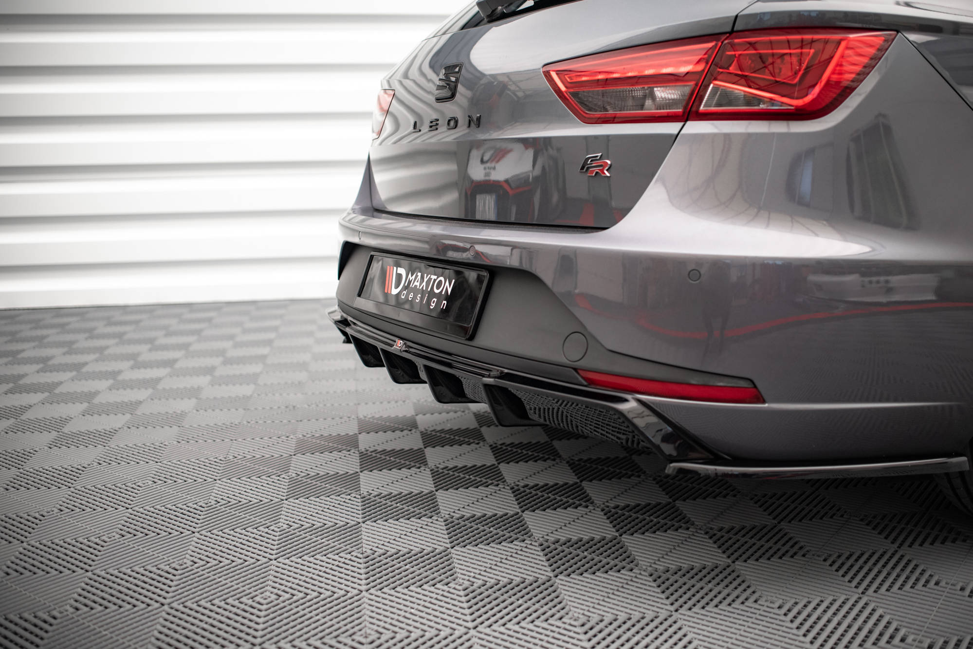 Maxton Design Diffusor Heck Ansatz passend für Seat Leon FR Sportstourer Mk3 schwarz Hochglanz