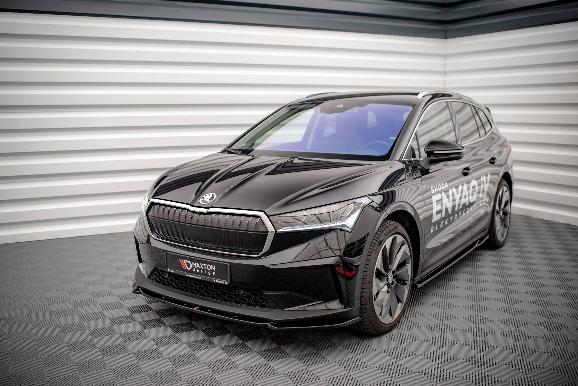 Maxton Design Street+ Spoilerlippe Front Ansatz V.3 passend für Skoda Enyaq iV schwarz Hochglanz