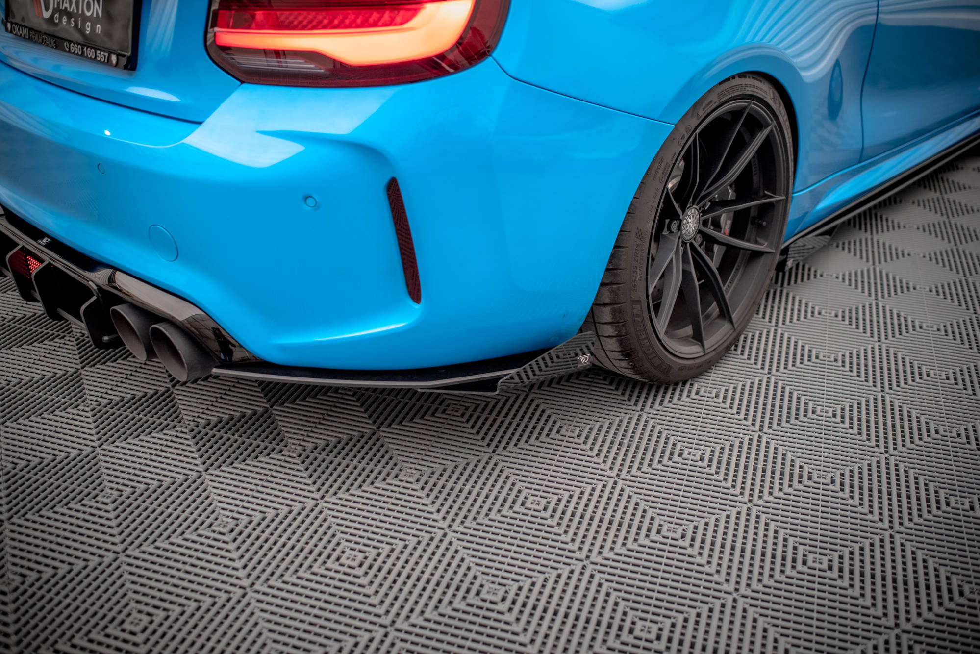 Maxton Design Street Pro Heck Ansatz Flaps Diffusor + Flaps passend für BMW M2 F87 schwarz Hochglanz