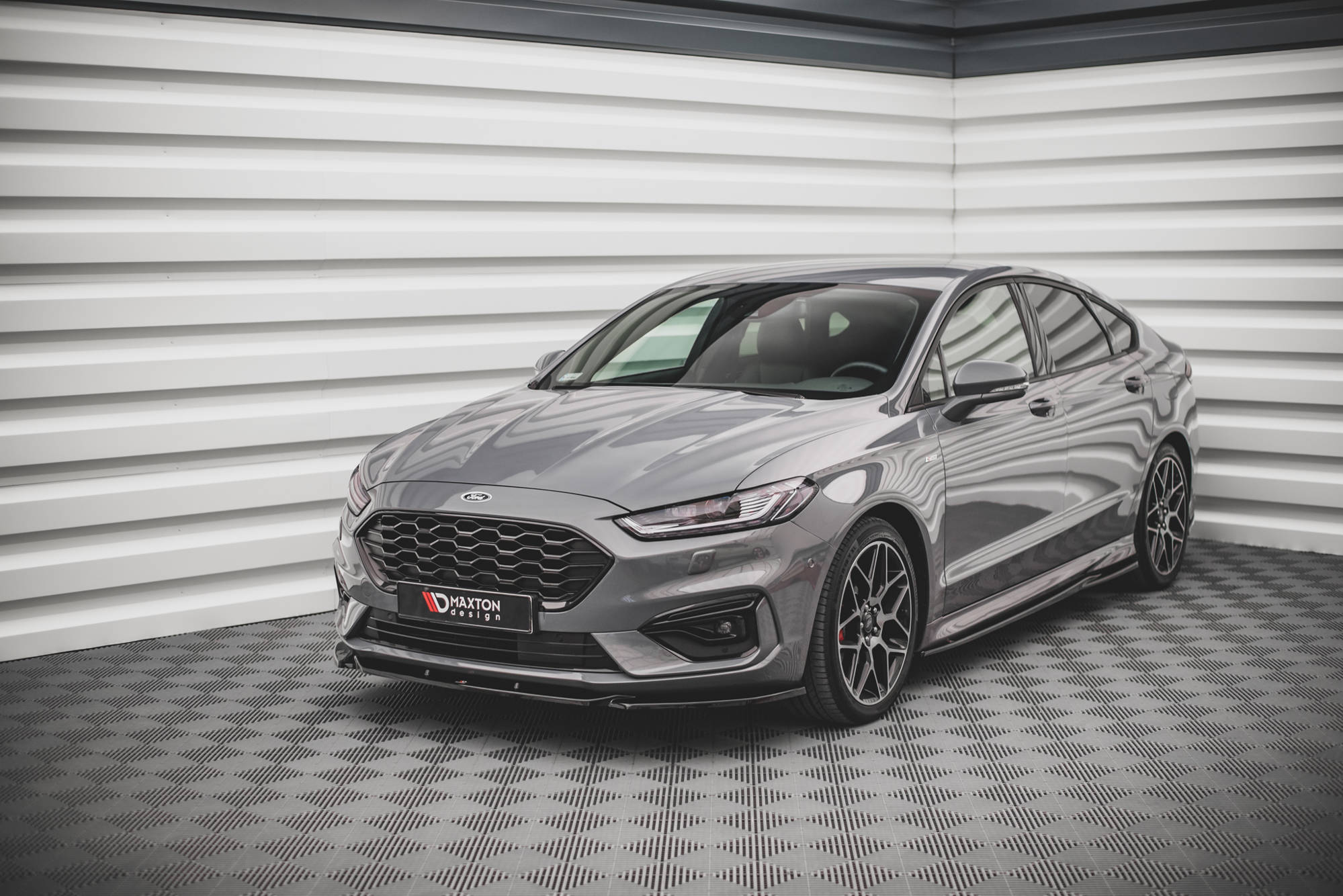 Maxton Design Street+ Spoilerlippe Front Ansatz V.2 passend für Ford Mondeo ST-Line Mk5 Facelift schwarz Hochglanz