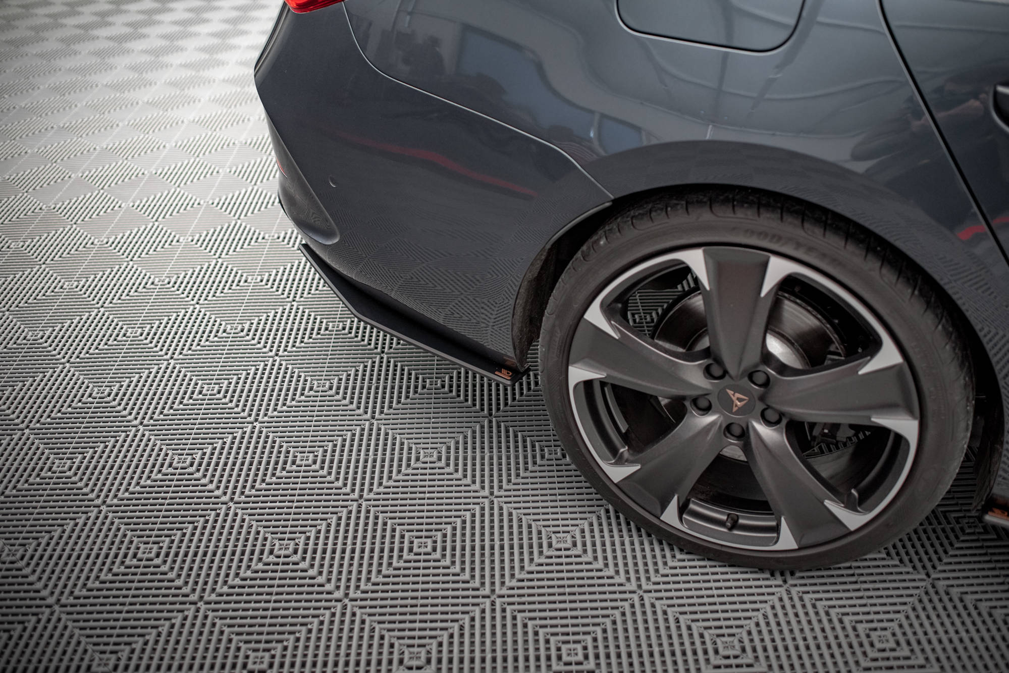 Maxton Design Street Pro Heck Ansatz Flaps Diffusor passend für Cupra Leon ST Mk1