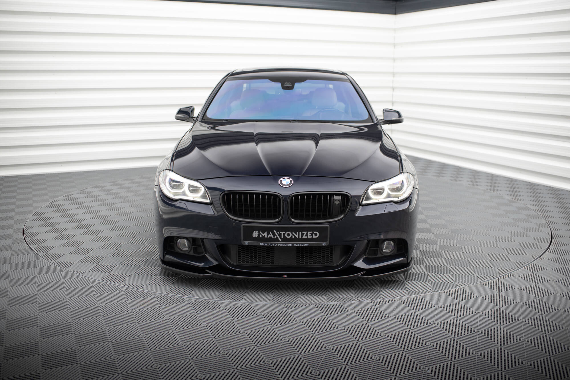 Maxton Design Street+ Spoilerlippe Front Ansatz V.4 passend für BMW 5er F10/F11 M-Paket schwarz Hochglanz