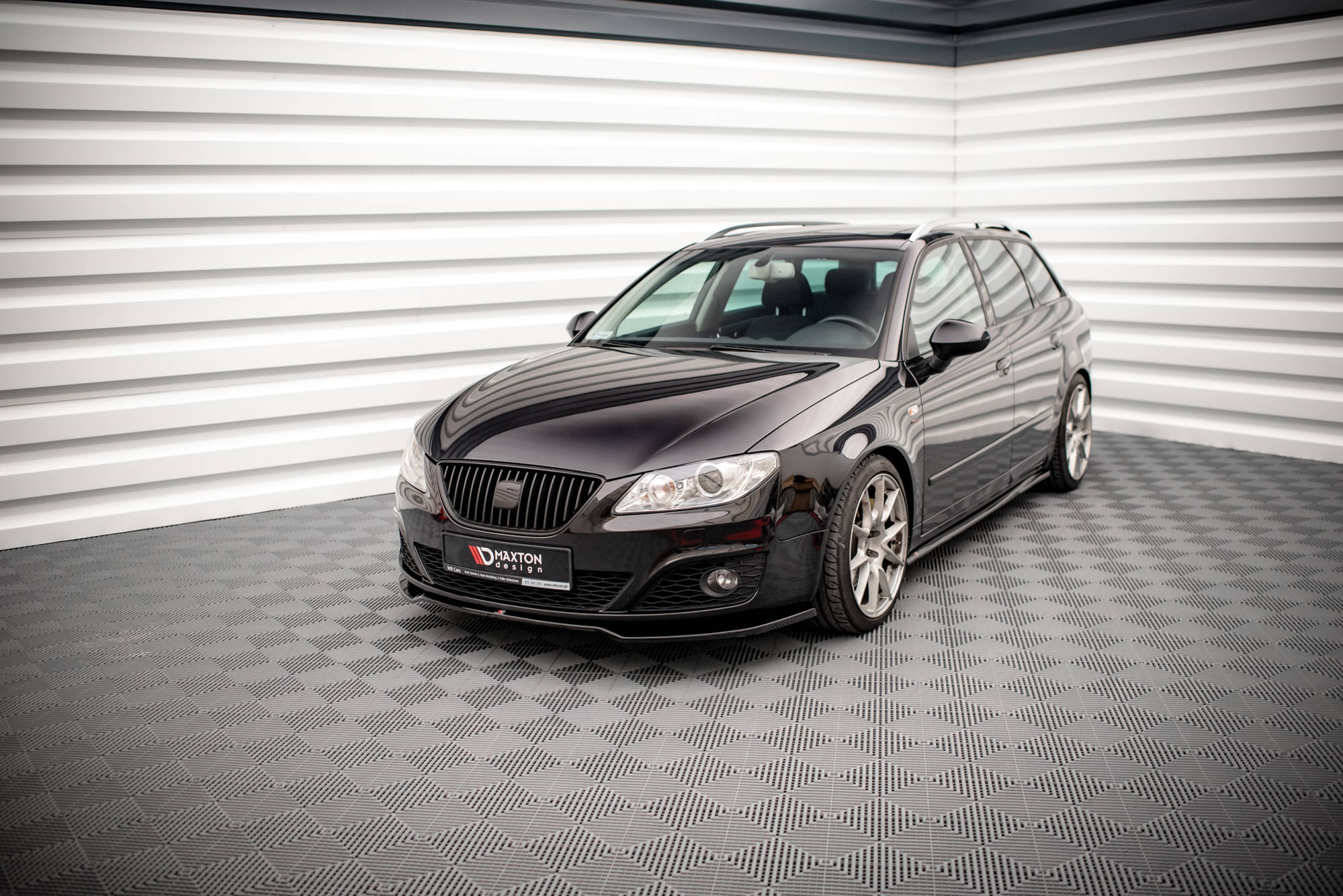 Maxton Design Street+ Spoilerlippe Front Ansatz V.2 passend für Seat Exeo schwarz Hochglanz