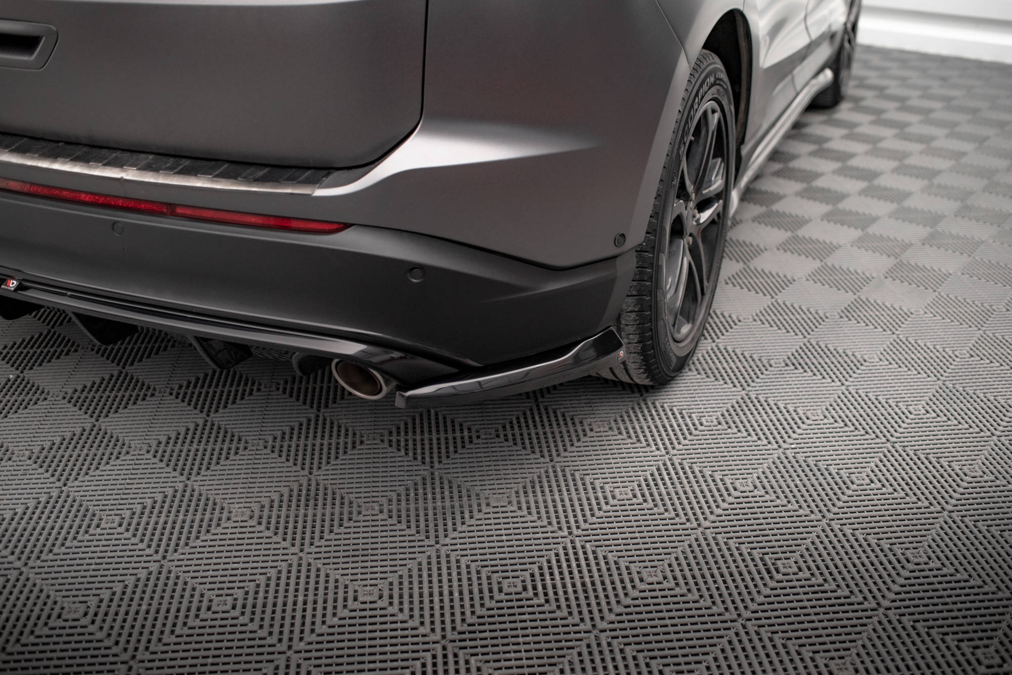 Maxton Design Heck Ansatz Flaps Diffusor V.2 passend für Ford Edge Mk2 schwarz Hochglanz