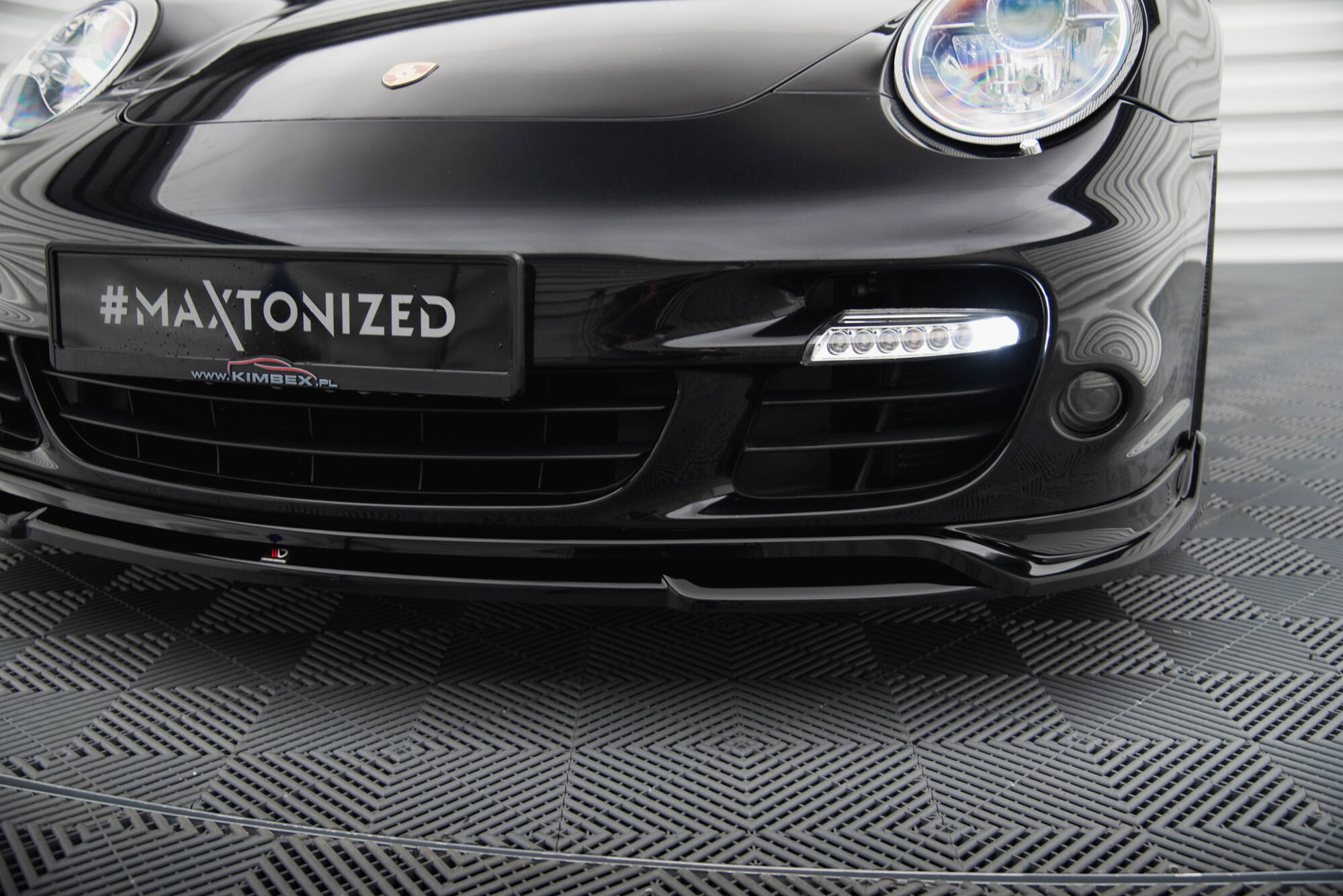 Maxton Design Street+ Spoilerlippe Front Ansatz passend für Porsche 911 Turbo 997 schwarz Hochglanz