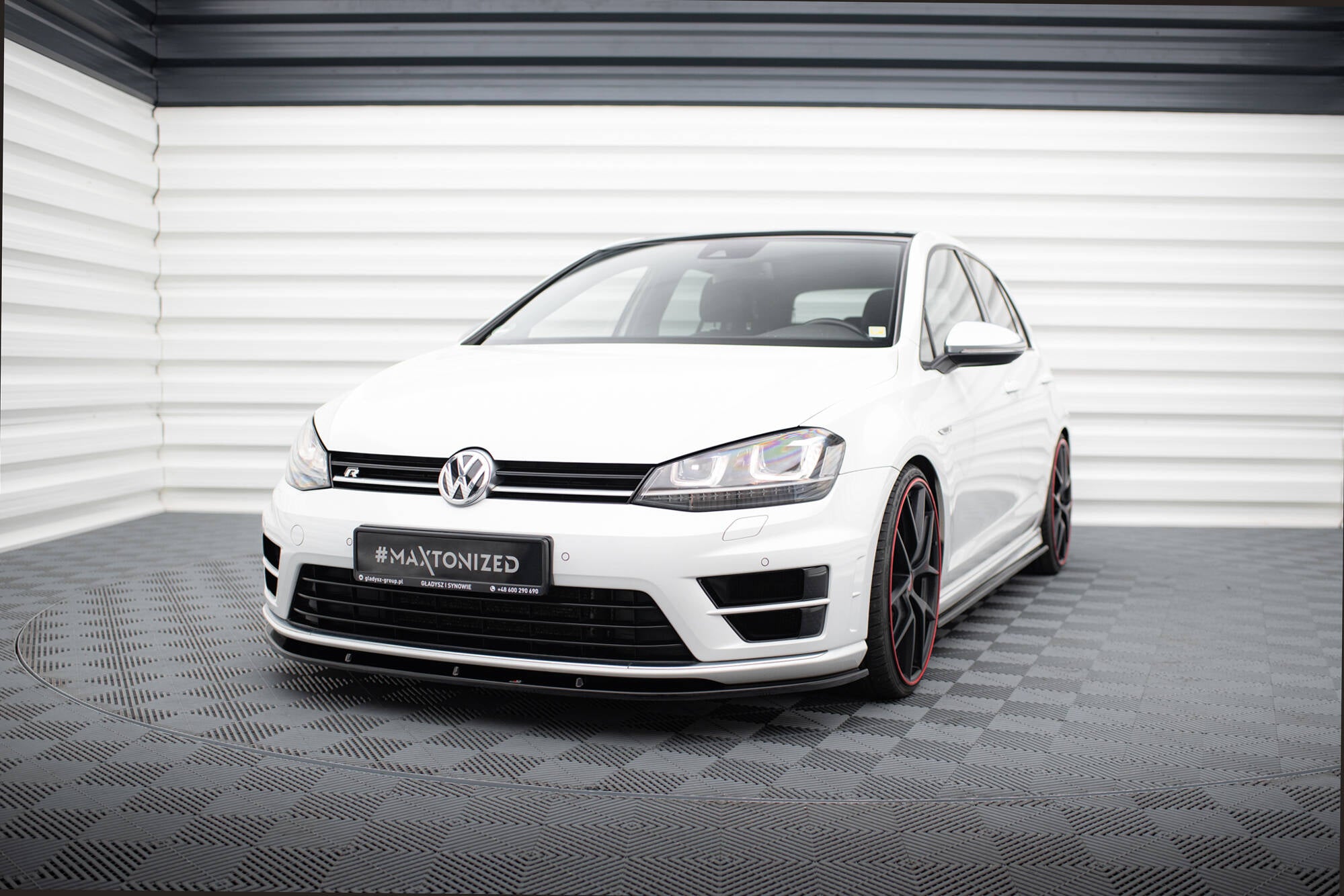 Maxton Design Street+ Spoilerlippe Front Ansatz V.1 passend für VW Golf R / R-Line Mk7 schwarz Hochglanz
